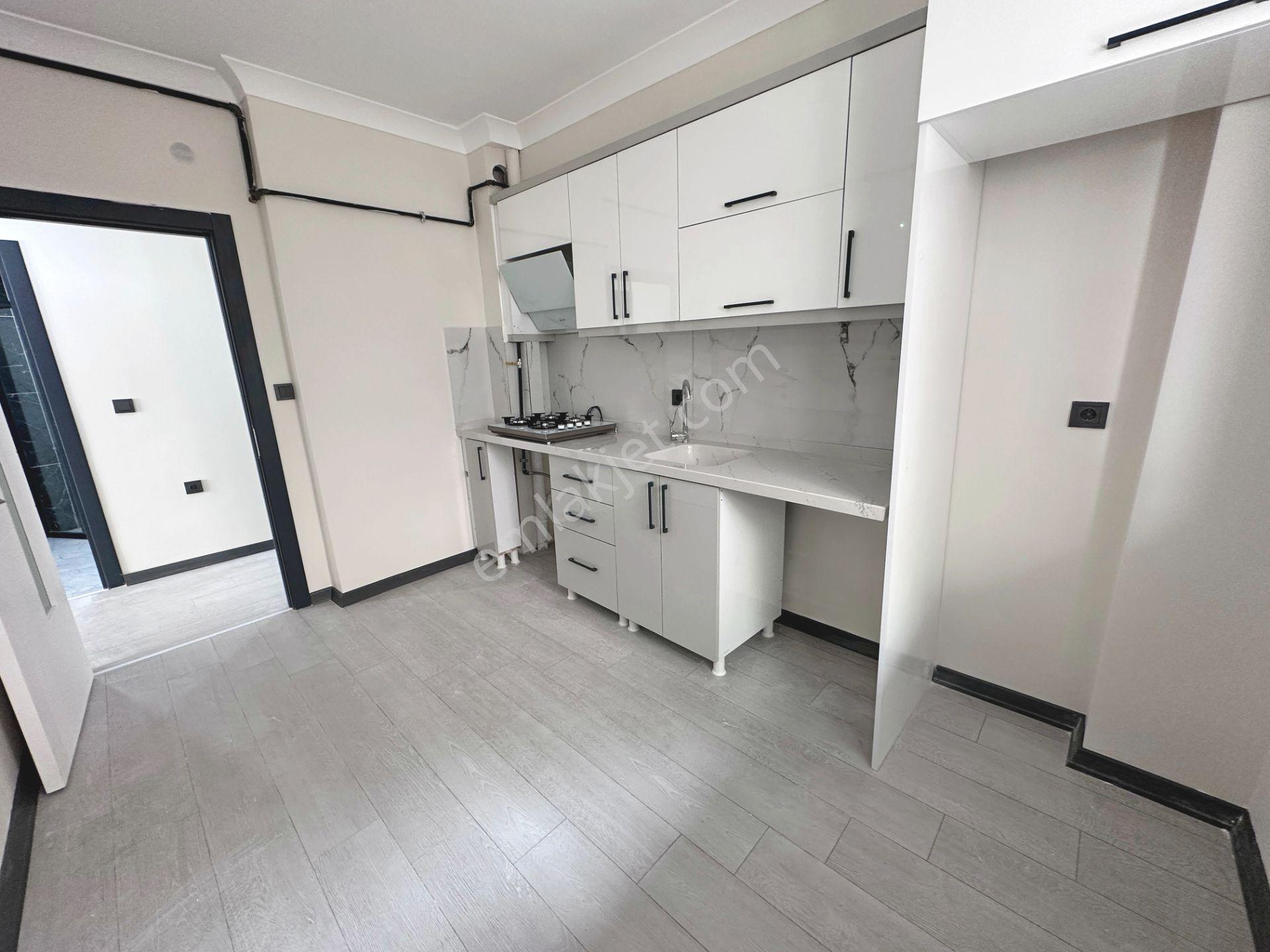 Bahçelerüstü Mahallesinde Ara Katta Sıfır 2+1 Kiralık Daire - Görsel 7