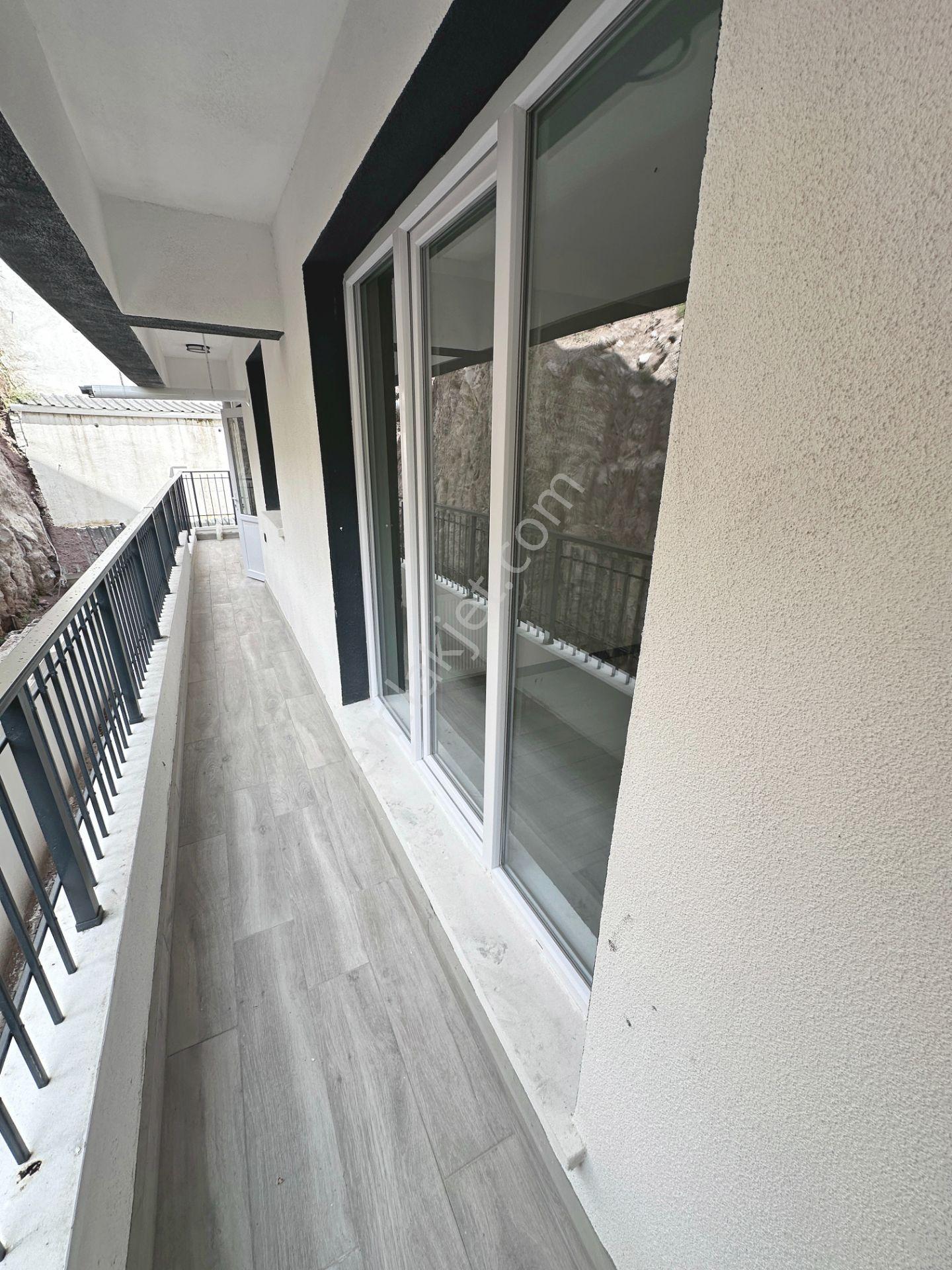 Bahçelerüstü Mahallesinde Ara Katta Sıfır 2+1 Kiralık Daire - Görsel 15