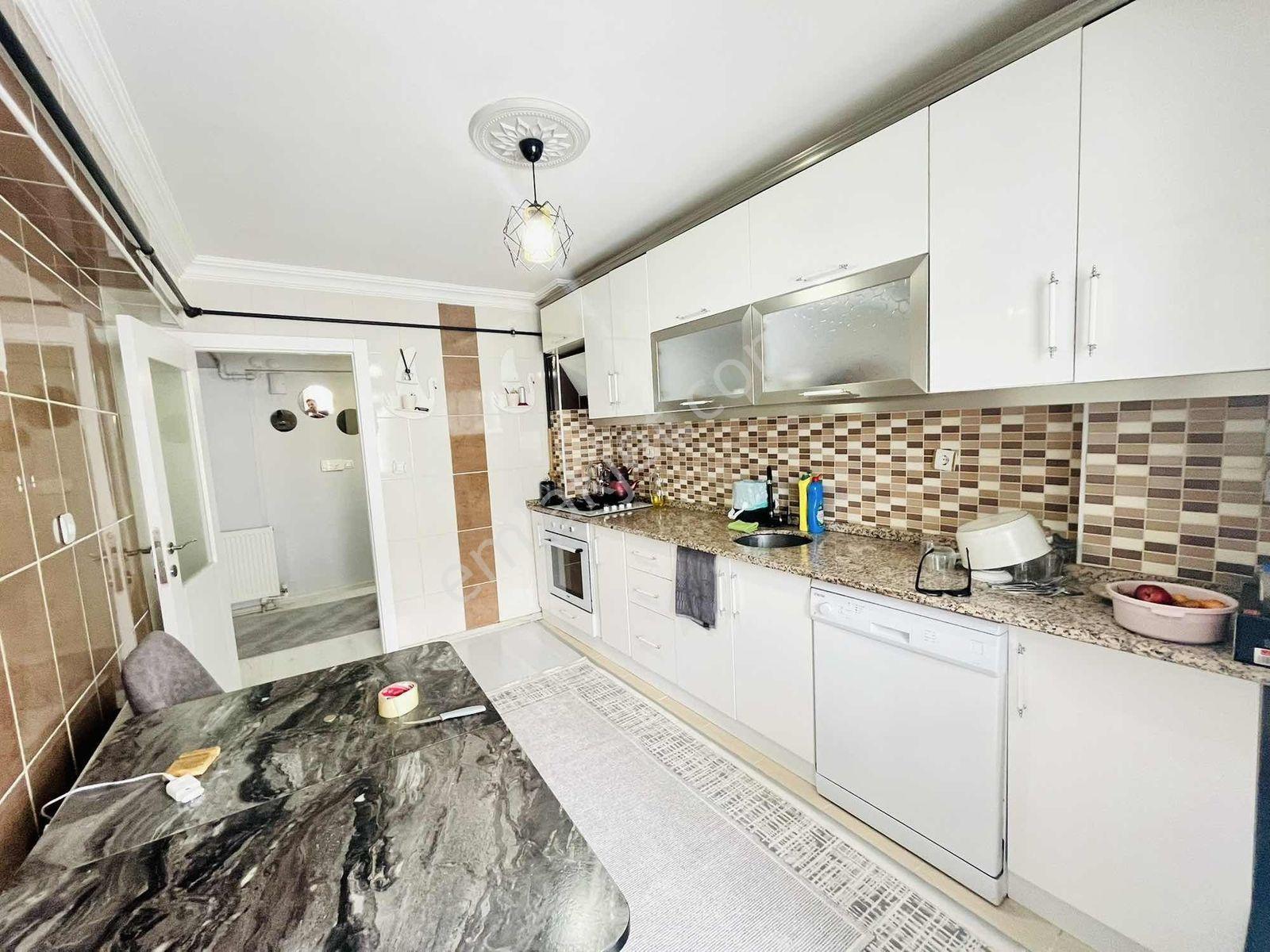 Yeşilbayır'da Cadde Üzeri Geniş M2 Li Full Yapılı 3+1 Daire - Görsel 8