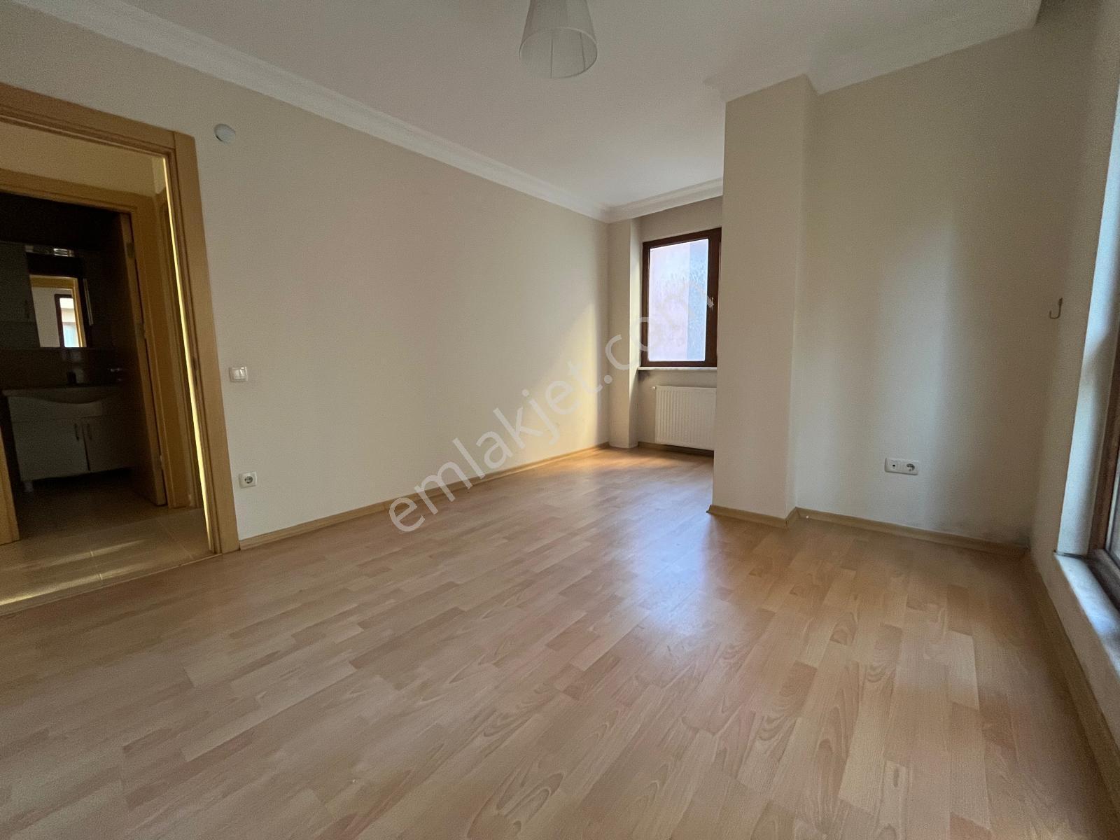 Çakmak Metroya 100 Metre Mesafede Site İçi Daire Boşş!! - Görsel 24