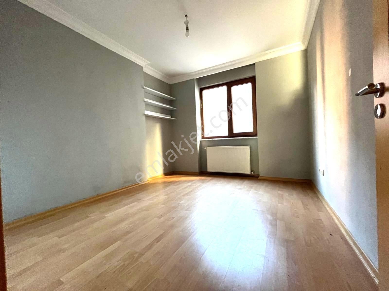 Çakmak Metroya 100 Metre Mesafede Site İçi Daire Boşş!! - Görsel 29