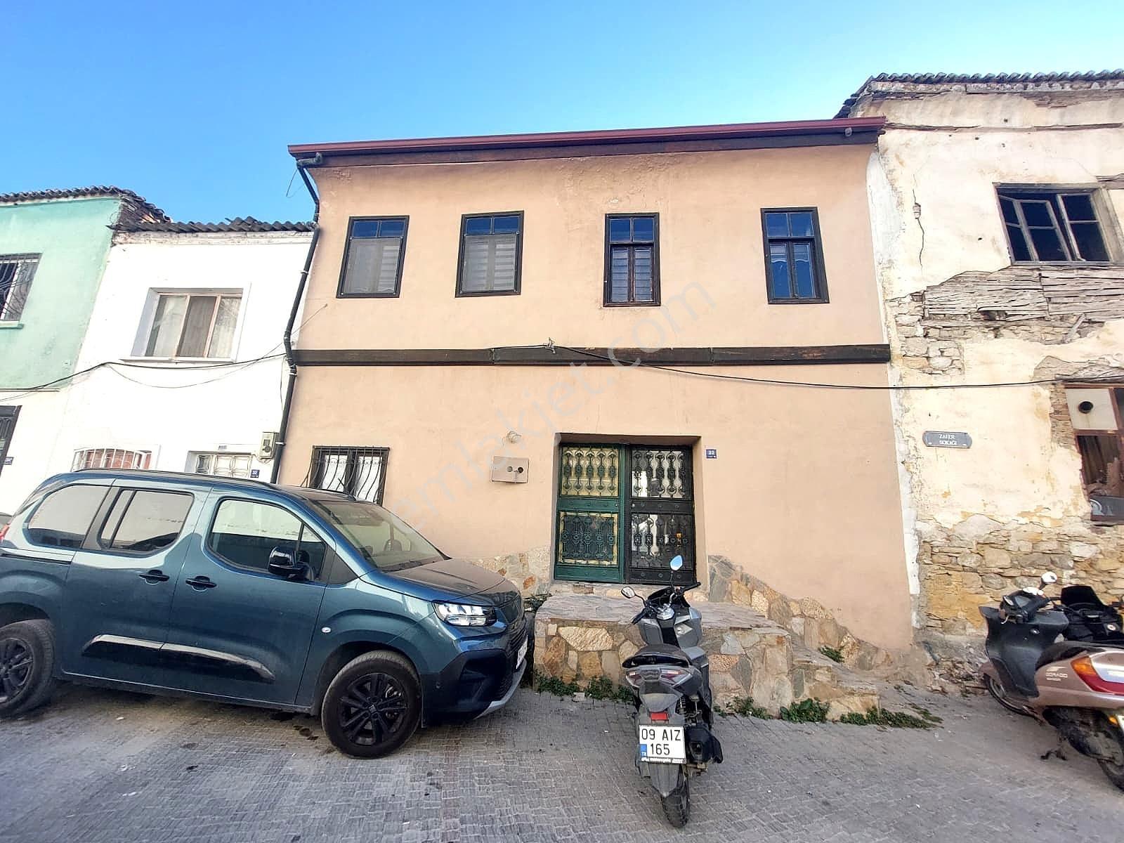 Kuşadası Merkez Ticari/mesken Eşyalı/eşyasız Satılık 3+1 Taş Ev - Görsel 9