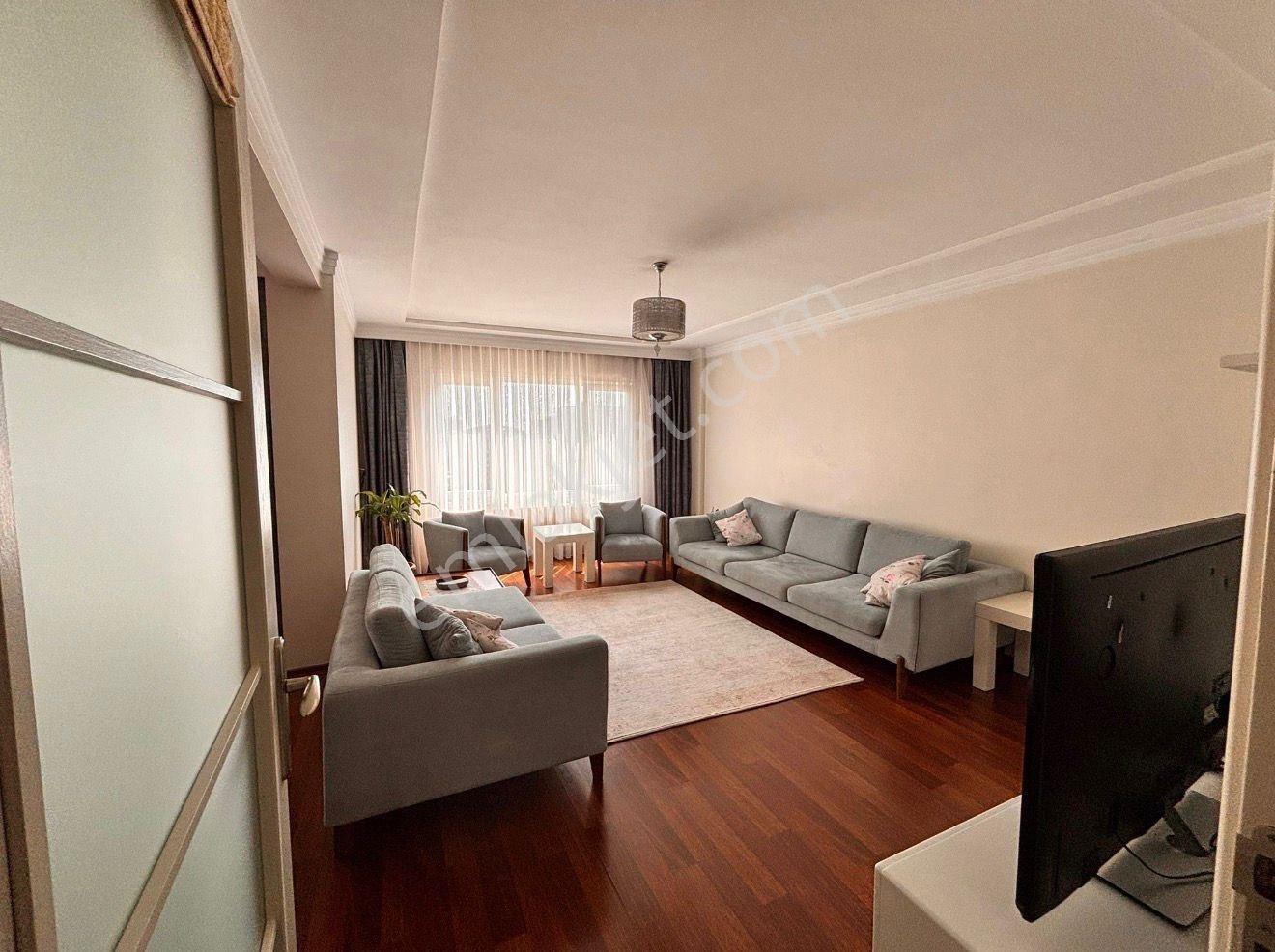 Avrupa 1'de 141m² 3+1 Peyzaj Tadilatlı Satılık Köşe Daire - Görsel 2