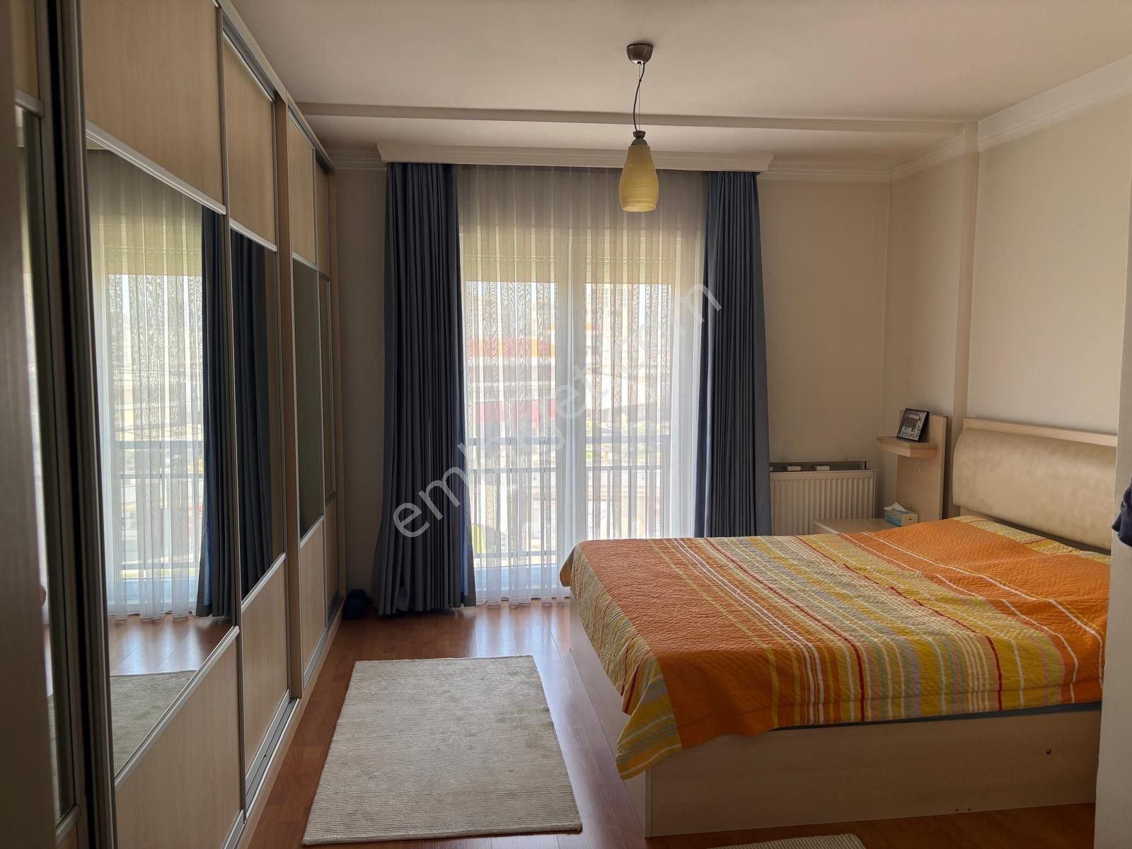 Avrupa 1'de 141m² 3+1 Peyzaj Tadilatlı Satılık Köşe Daire - Görsel 15