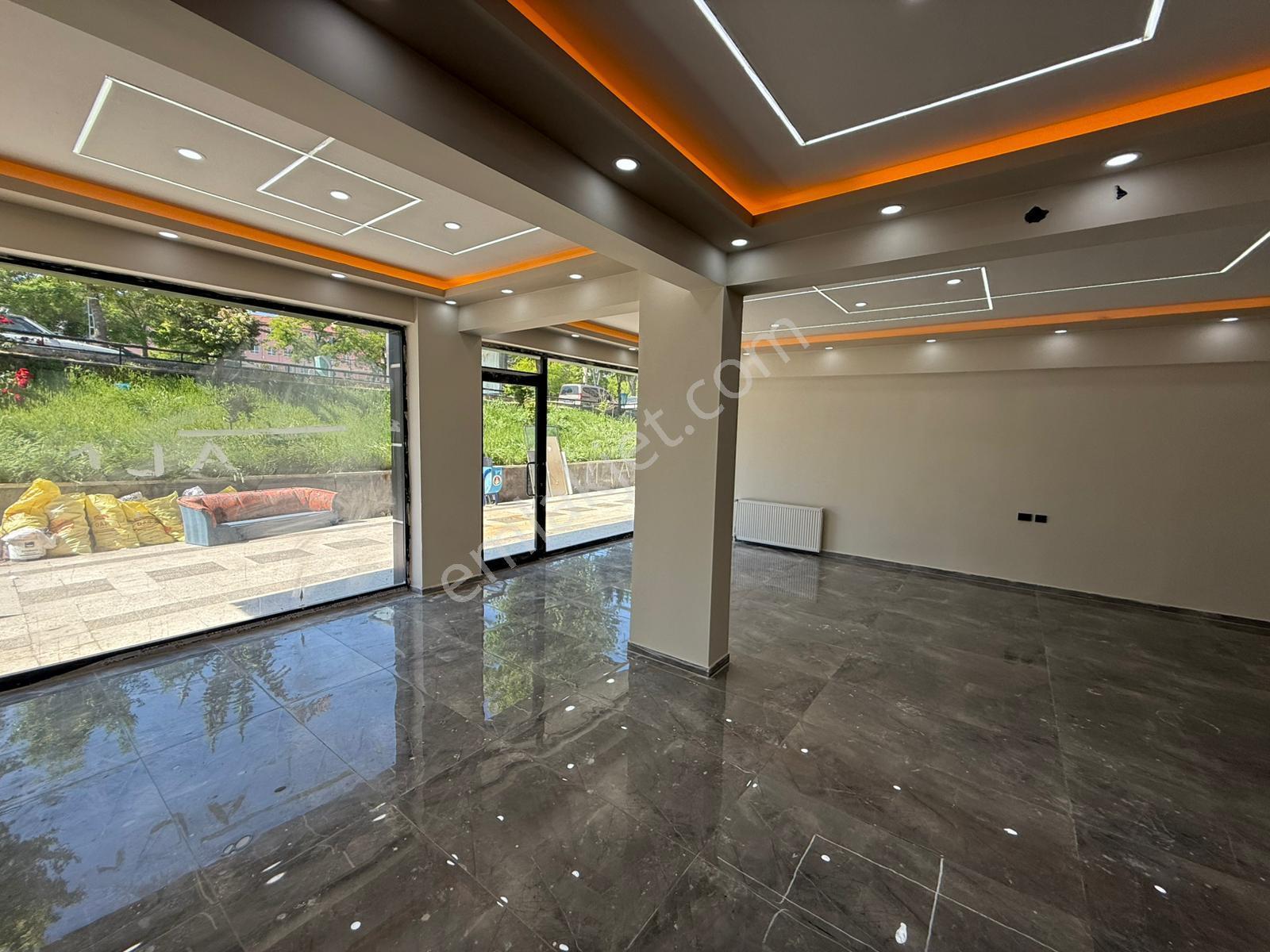 Sincan Ahimesut Bulvarı Üzerinde 100m2 Komple Yapılı Satılık Dükkan