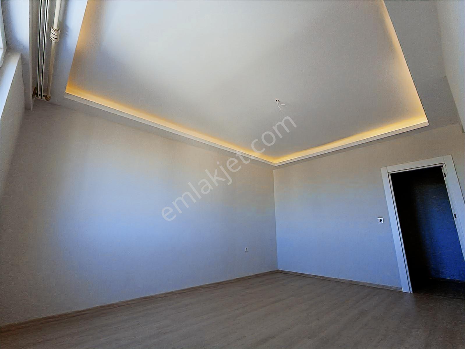 Emlak Dünyası Florya Sitesinde Özel Cephelisatılık 4+1 Daire - Görsel 23