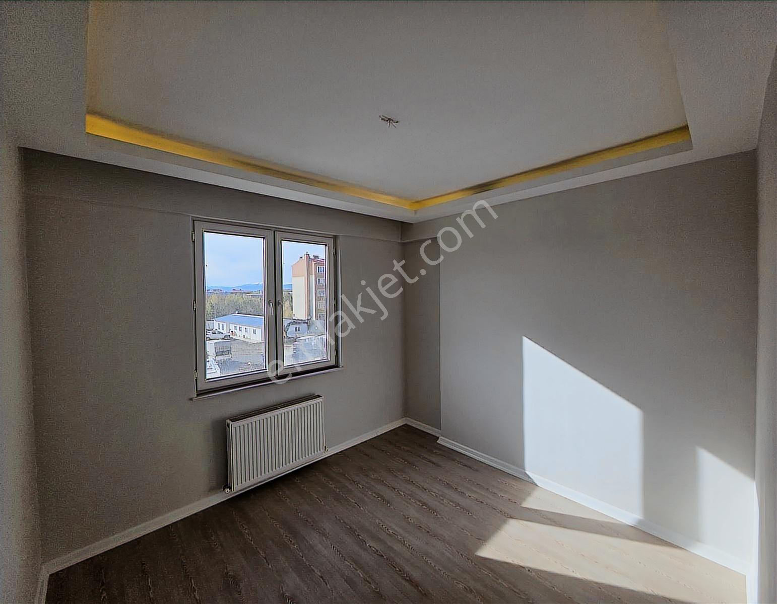Emlak Dünyası Florya Sitesinde Özel Cephelisatılık 4+1 Daire - Görsel 35
