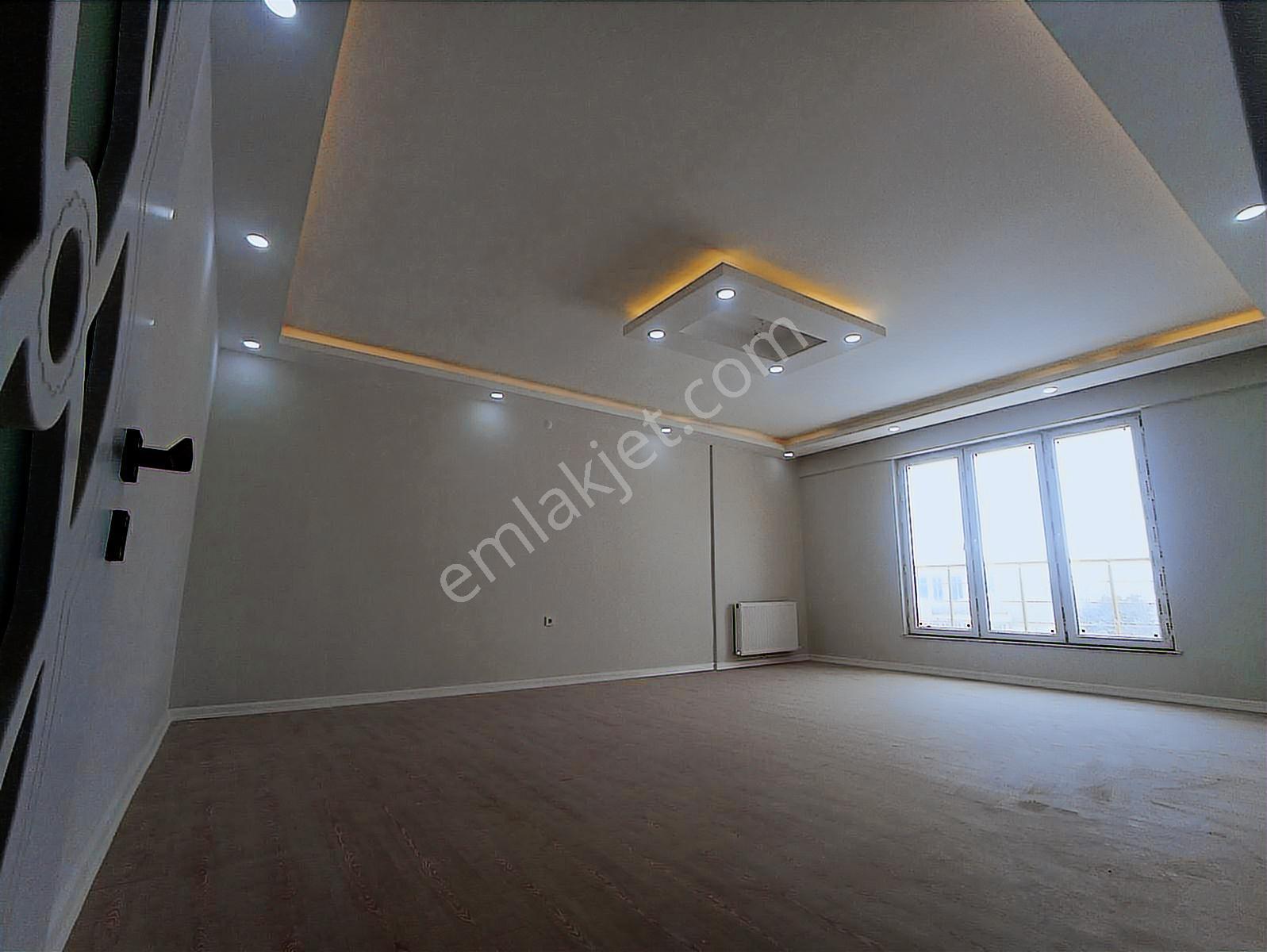 Emlak Dünyası Florya Sitesinde Özel Cephelisatılık 4+1 Daire - Görsel 24