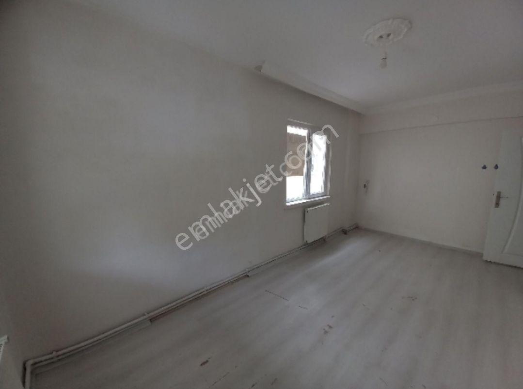 Selçuklu Mahallesi Yüksek Giriş 2+1 Salona Bir Oda Bağımlı İskansız - Görsel 9