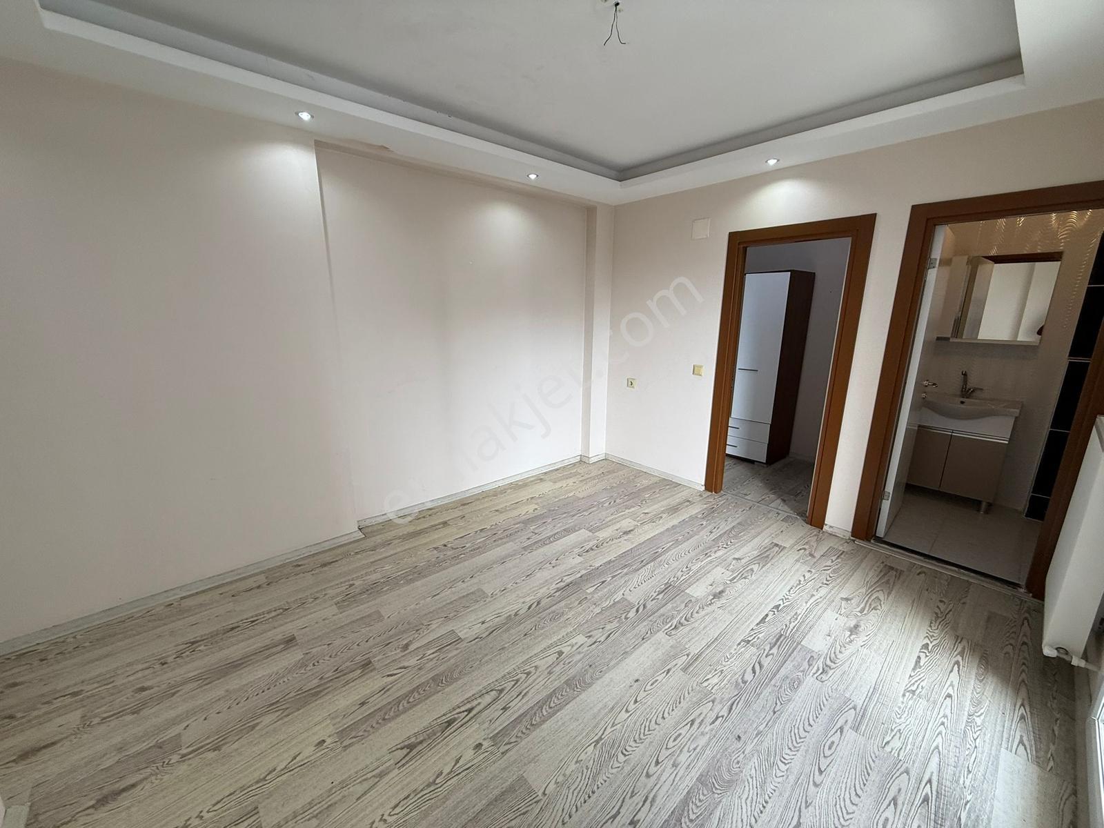 Han Emlak'tan Merkez Mah'de Doğalgazlı Kiralık Geniş 2+1 - Görsel 4