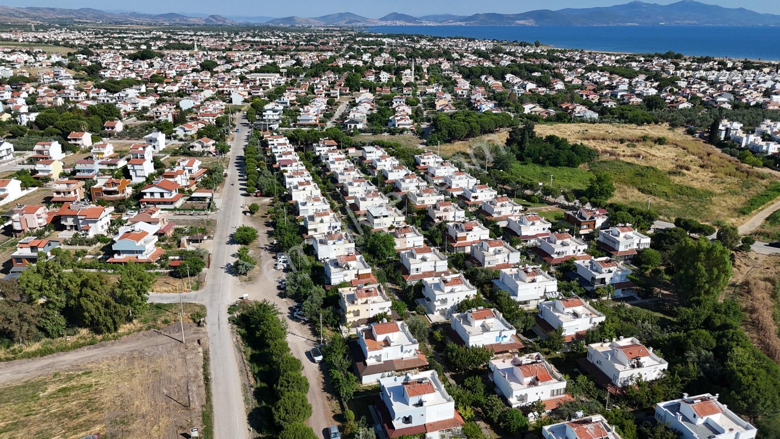 İzmir Dikili Salihleraltında Başaran Sitesinde Satılık 3+1 Villa - Görsel 2