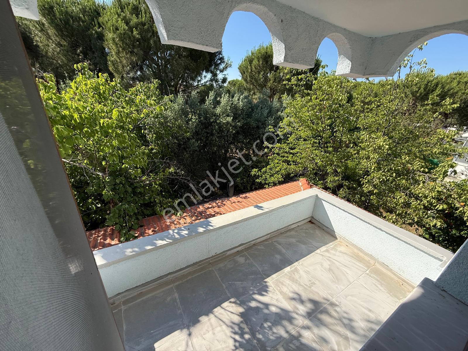 İzmir Dikili Salihleraltında Başaran Sitesinde Satılık 3+1 Villa - Görsel 23