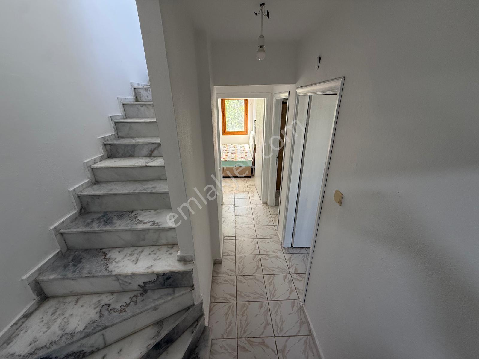 İzmir Dikili Salihleraltında Başaran Sitesinde Satılık 3+1 Villa - Görsel 29