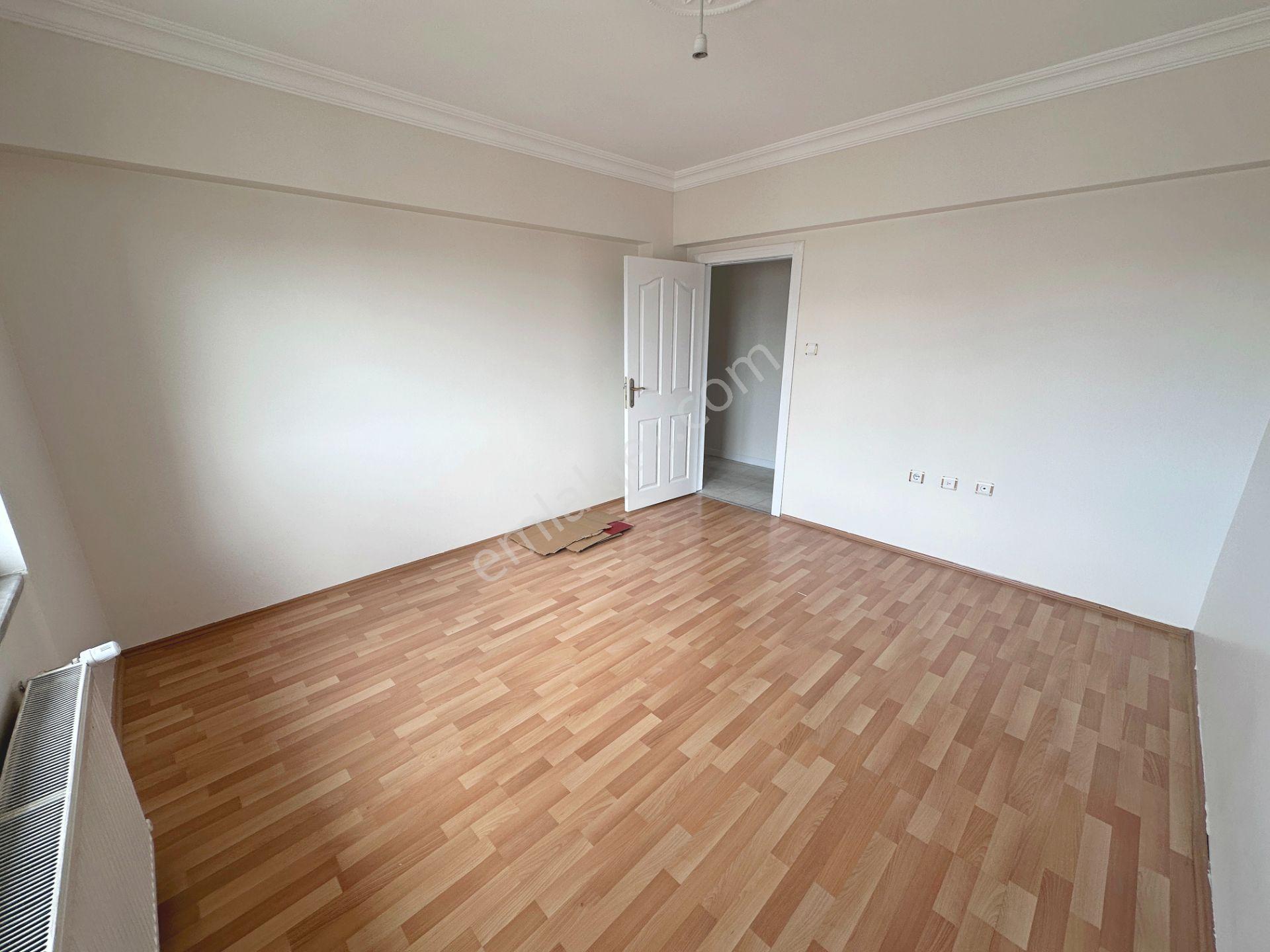 Demirlibahçe Tren Yakını Asansörlü Geniş Yapılı Kilerli 3+1 Kiralık Daire - Görsel 19