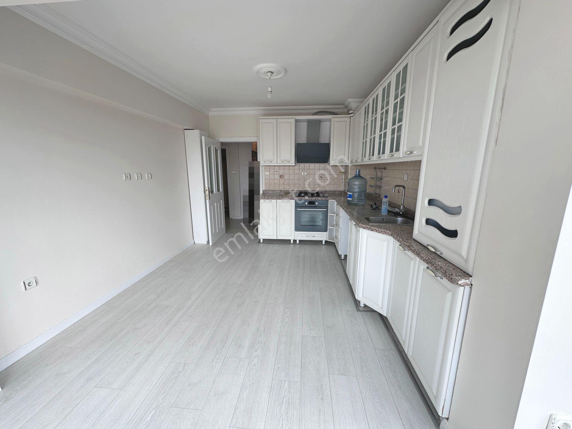 Demirlibahçe Tren Yakını Asansörlü Geniş Yapılı Kilerli 3+1 Kiralık Daire - Görsel 4