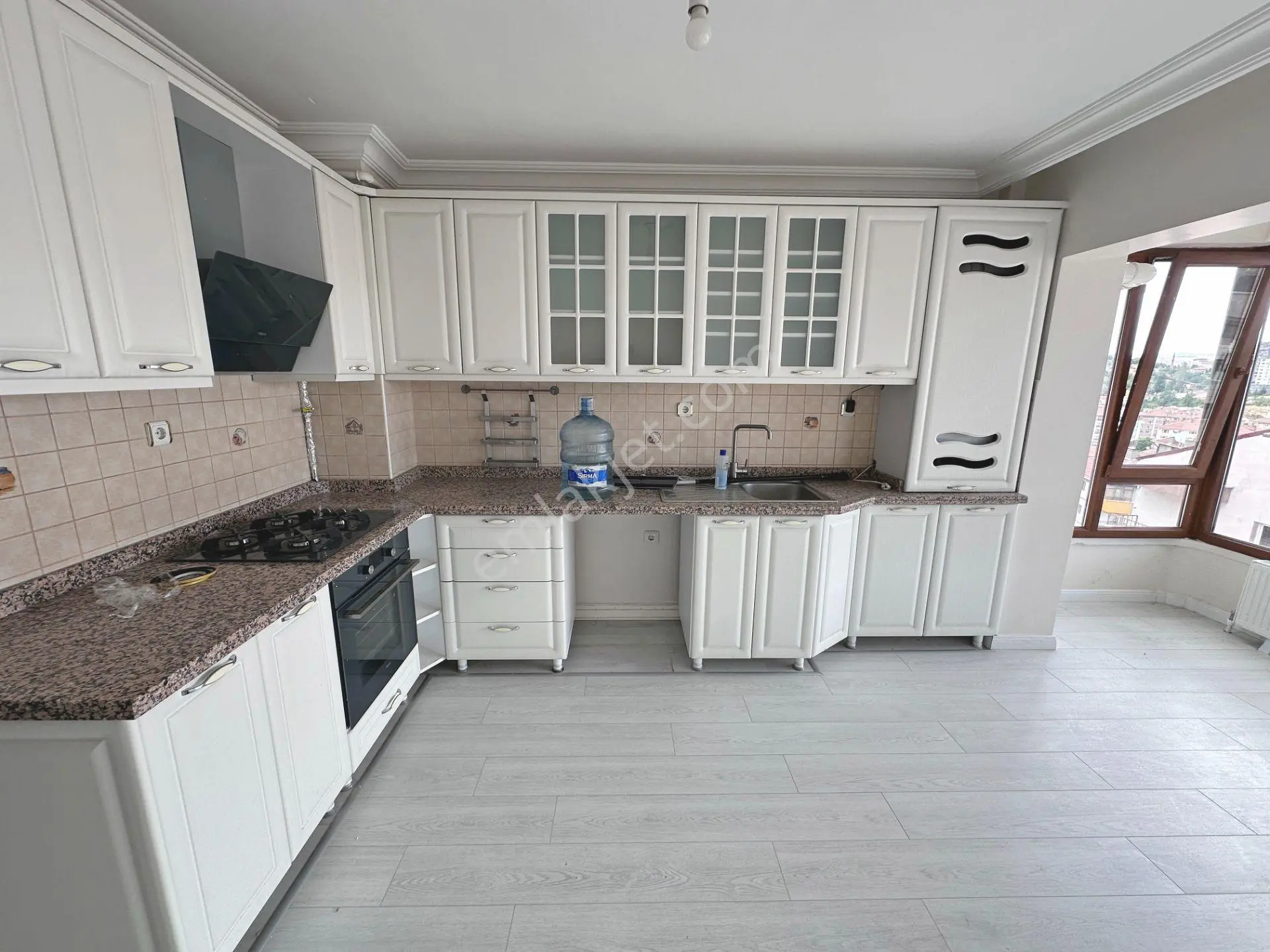 Demirlibahçe Tren Yakını Asansörlü Geniş Yapılı Kilerli 3+1 Kiralık Daire - Görsel 2