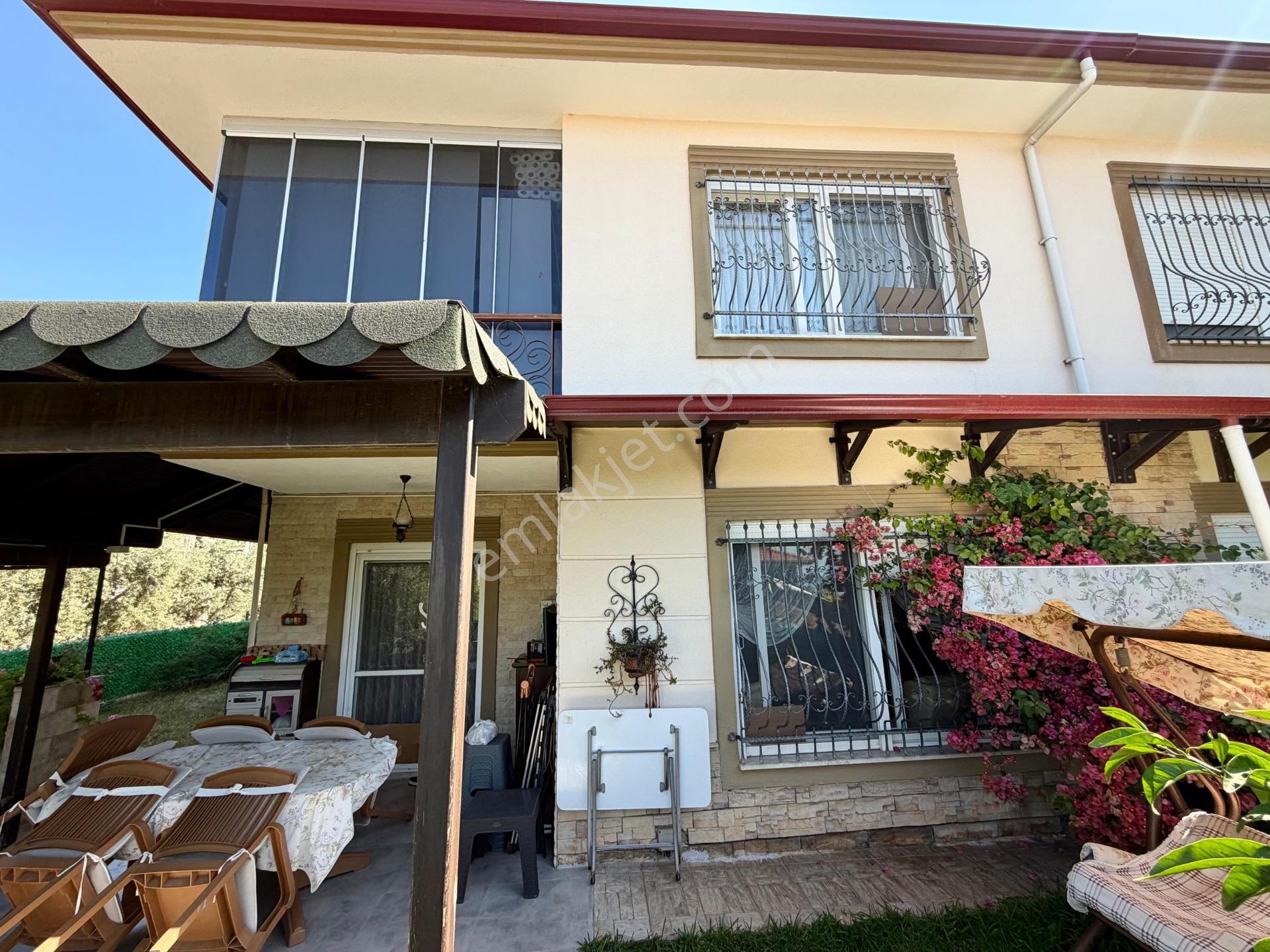 Site İçerisinde, Havuzlu, Geniş, Bakımlı, Doğalgazlı Kiralık Villa - Görsel 19