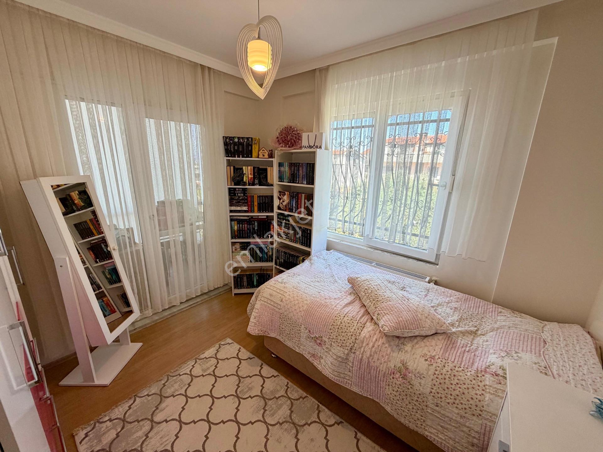 Site İçerisinde, Havuzlu, Geniş, Bakımlı, Doğalgazlı Kiralık Villa - Görsel 25