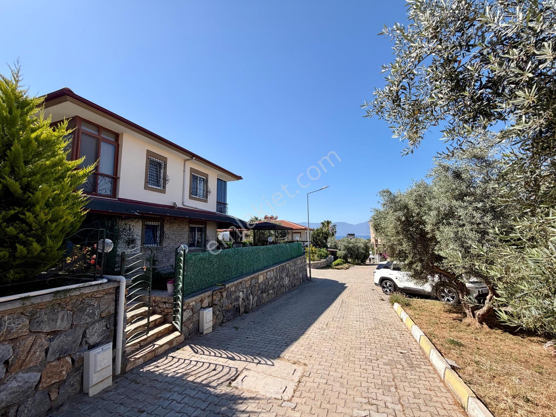 Site İçerisinde, Havuzlu, Geniş, Bakımlı, Doğalgazlı Kiralık Villa - Görsel 11