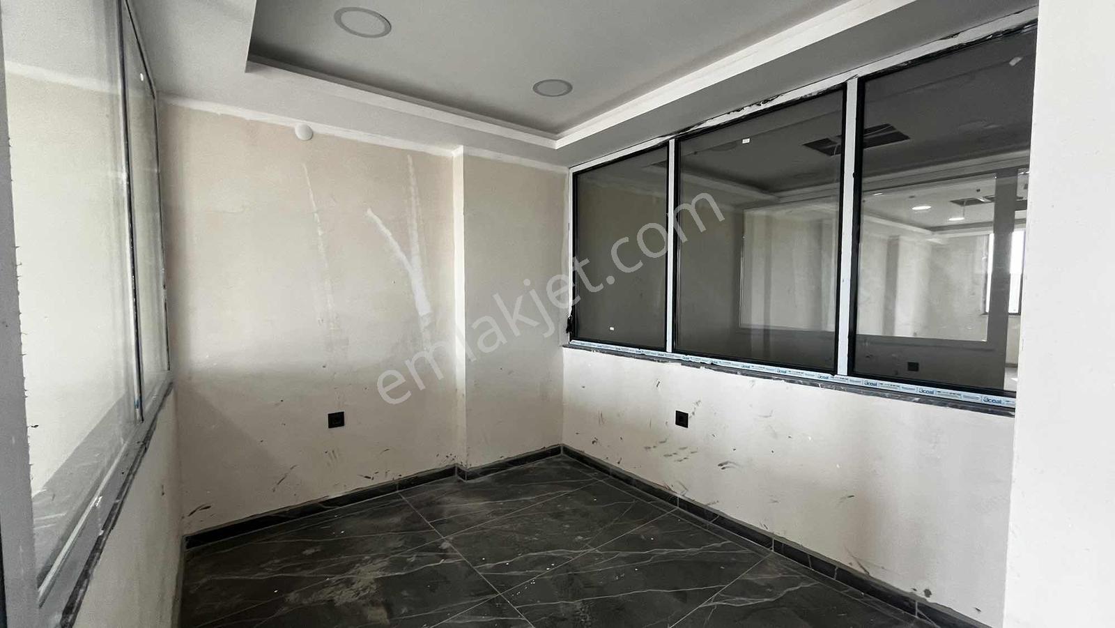 Güres Caddesi Mükemmel Lokasyonda Kiralık Ofis - Görsel 13