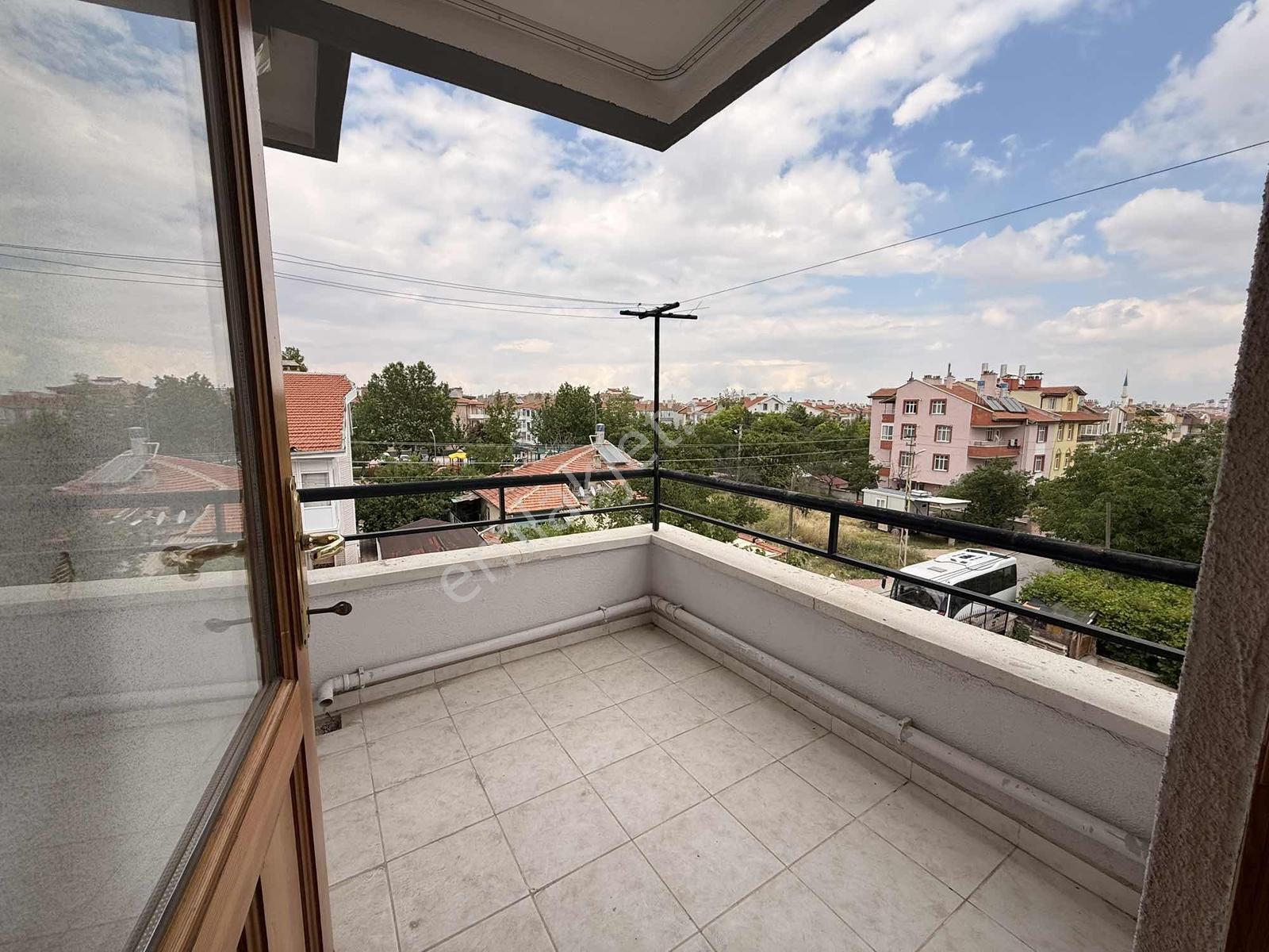 Akşemsettin Mahallesinde Güney Doğu Cepheli 3+1 Daire!! - Görsel 15