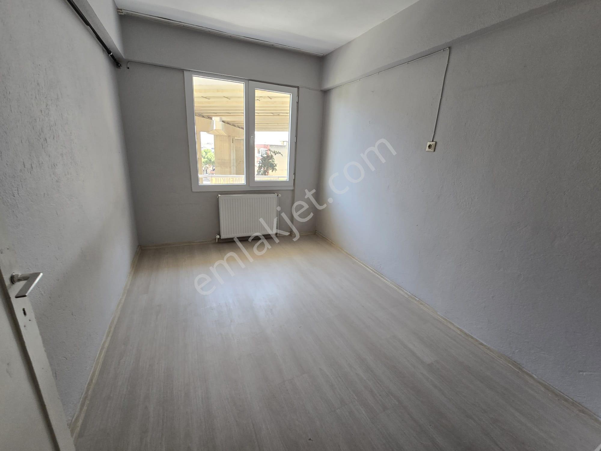 Balçova Eğitim Mahallesinde Doğalgazlı Kiralık 3+1 Daire - Görsel 16