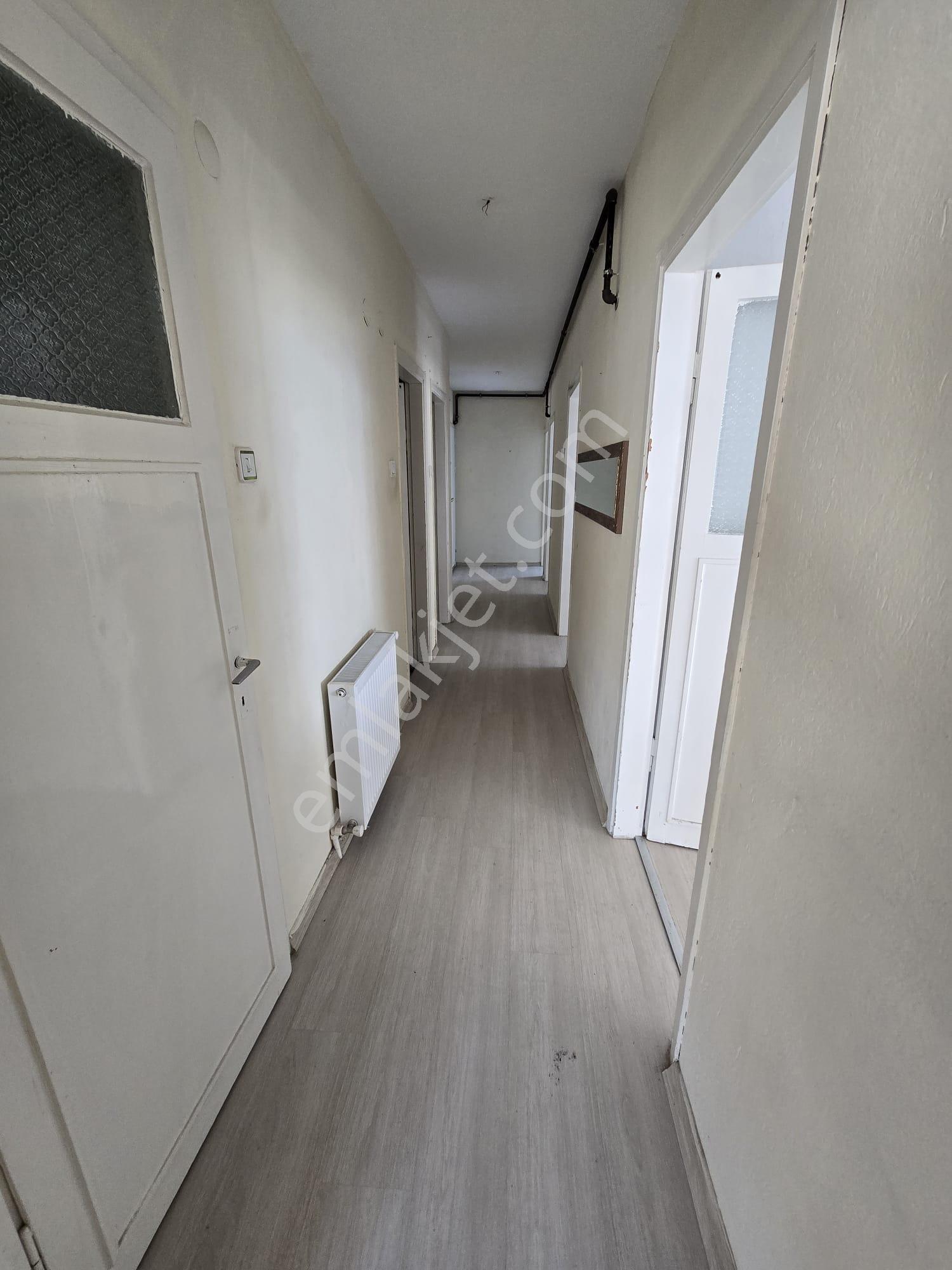 Balçova Eğitim Mahallesinde Doğalgazlı Kiralık 3+1 Daire - Görsel 13