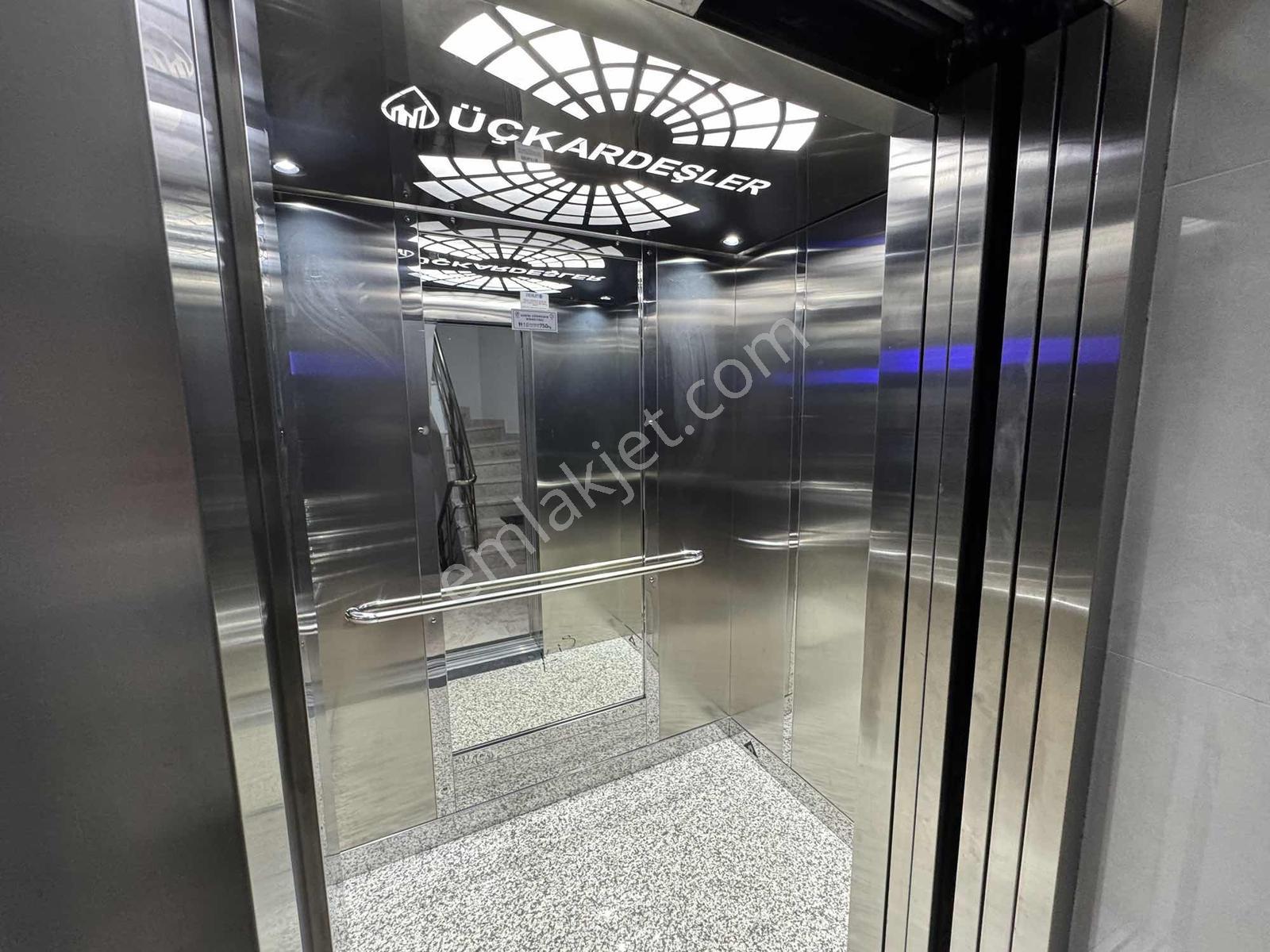 Vefa Gayrimenkulden Metroya 50 M Mesafade Kiralık Üst Dubleks - Görsel 5