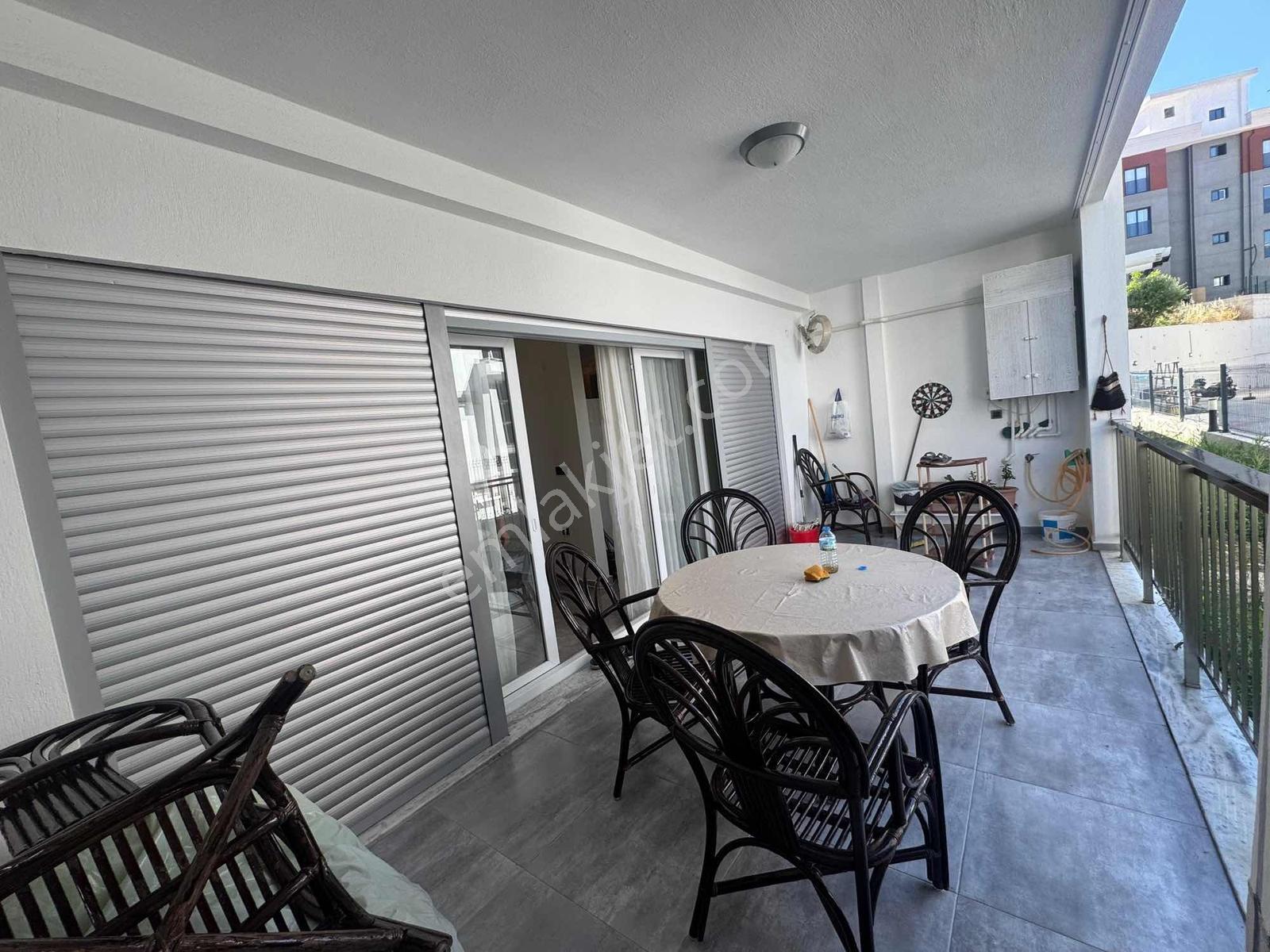 Views Emlak'tan 180m2 + 150m2 Özel Bahçeli Villa Tadında Daire - Görsel 34