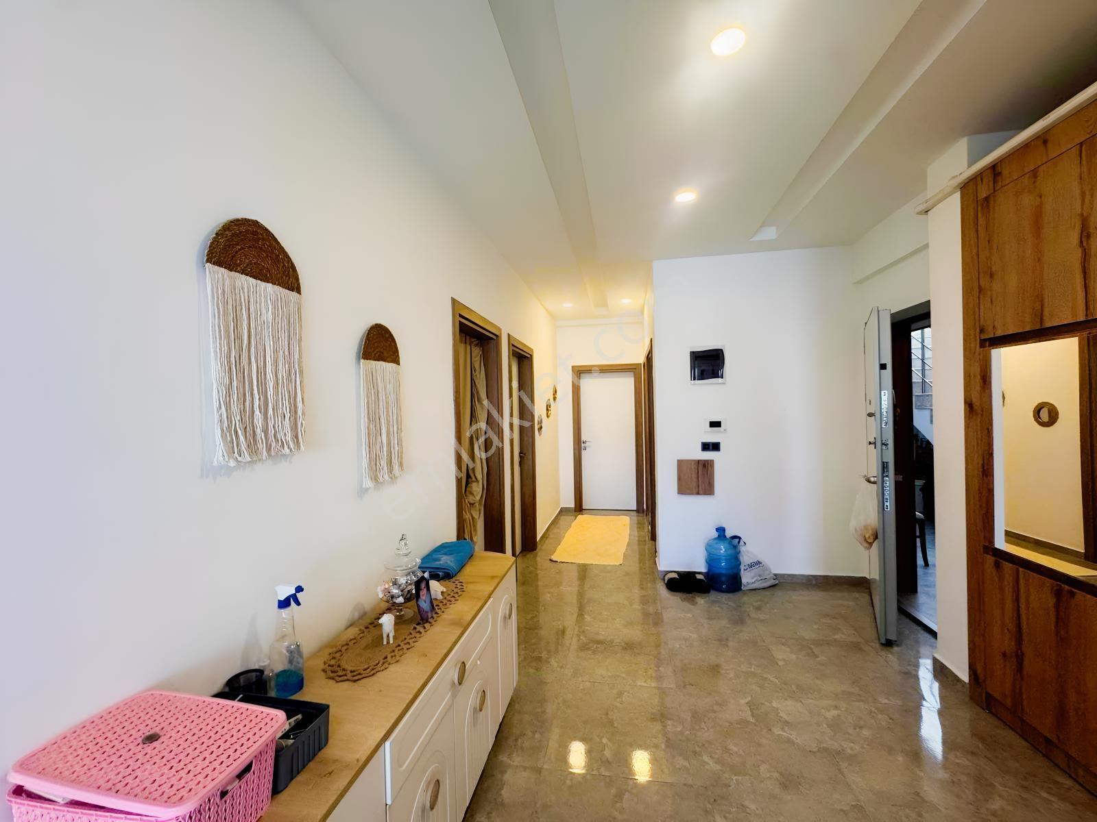 Views Emlak'tan 180m2 + 150m2 Özel Bahçeli Villa Tadında Daire - Görsel 9