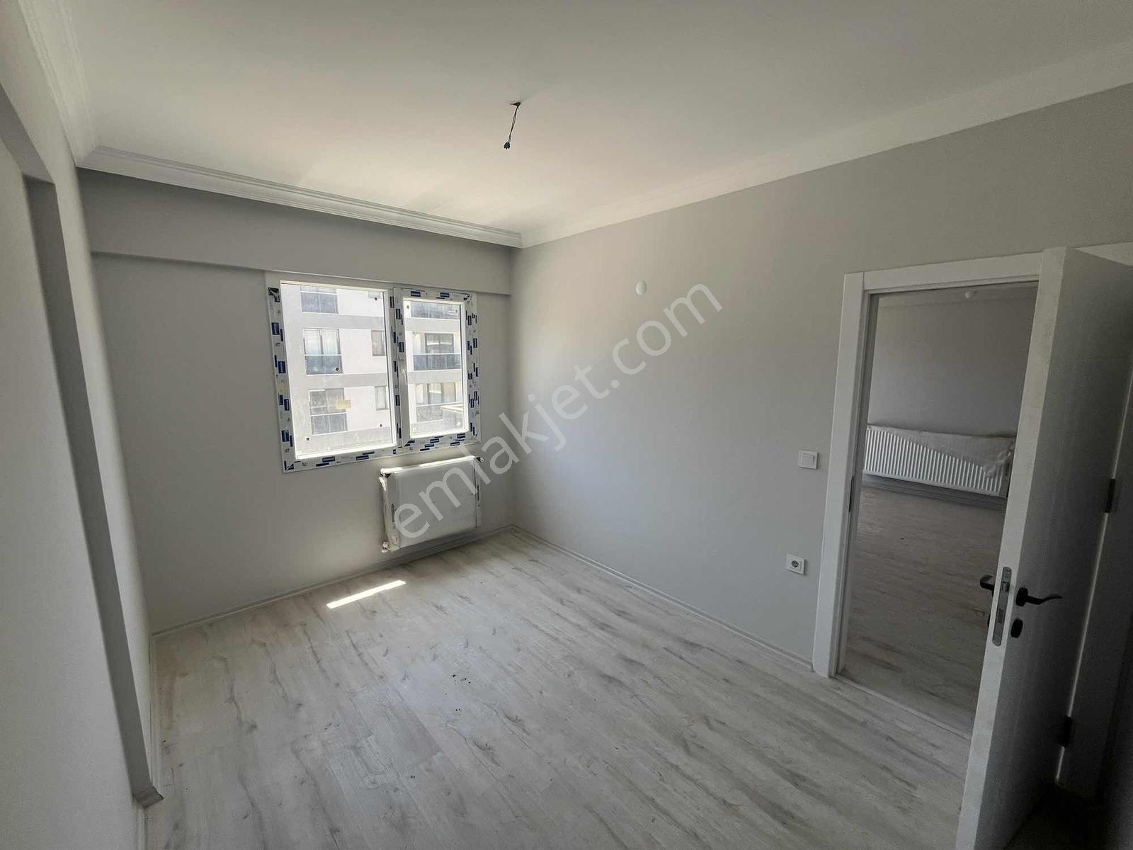 Seyrek'te Havuzlu Site'de 1+1 Eşyasız Kiralık Daire - Görsel 8