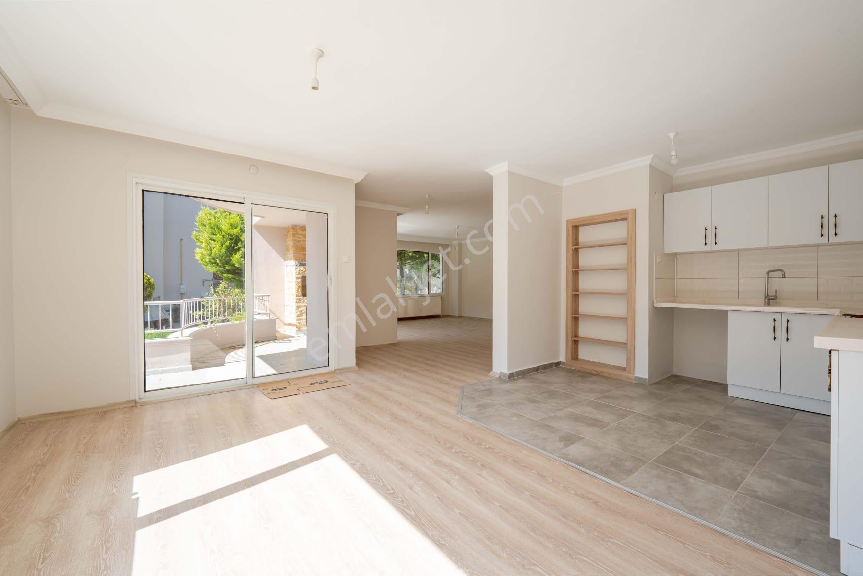 Ege Mahallesi'nde Site İçerisinde 3+1 Satılık Daire