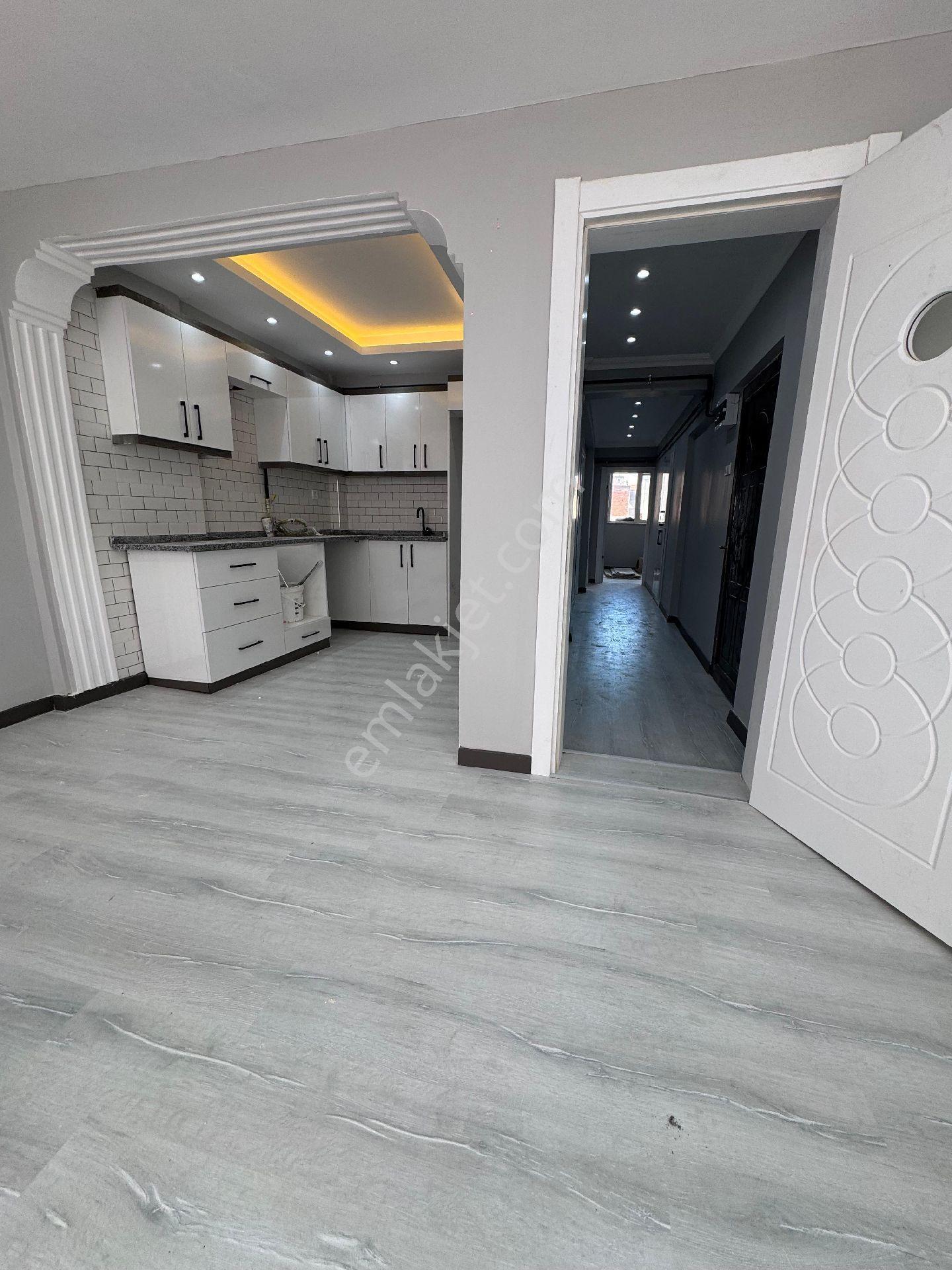 Canyapı'dan Çarşı Merkezde Mobilyacılar Çarşısında 2+0 Tadilatlı Satılık Daire - Görsel 6