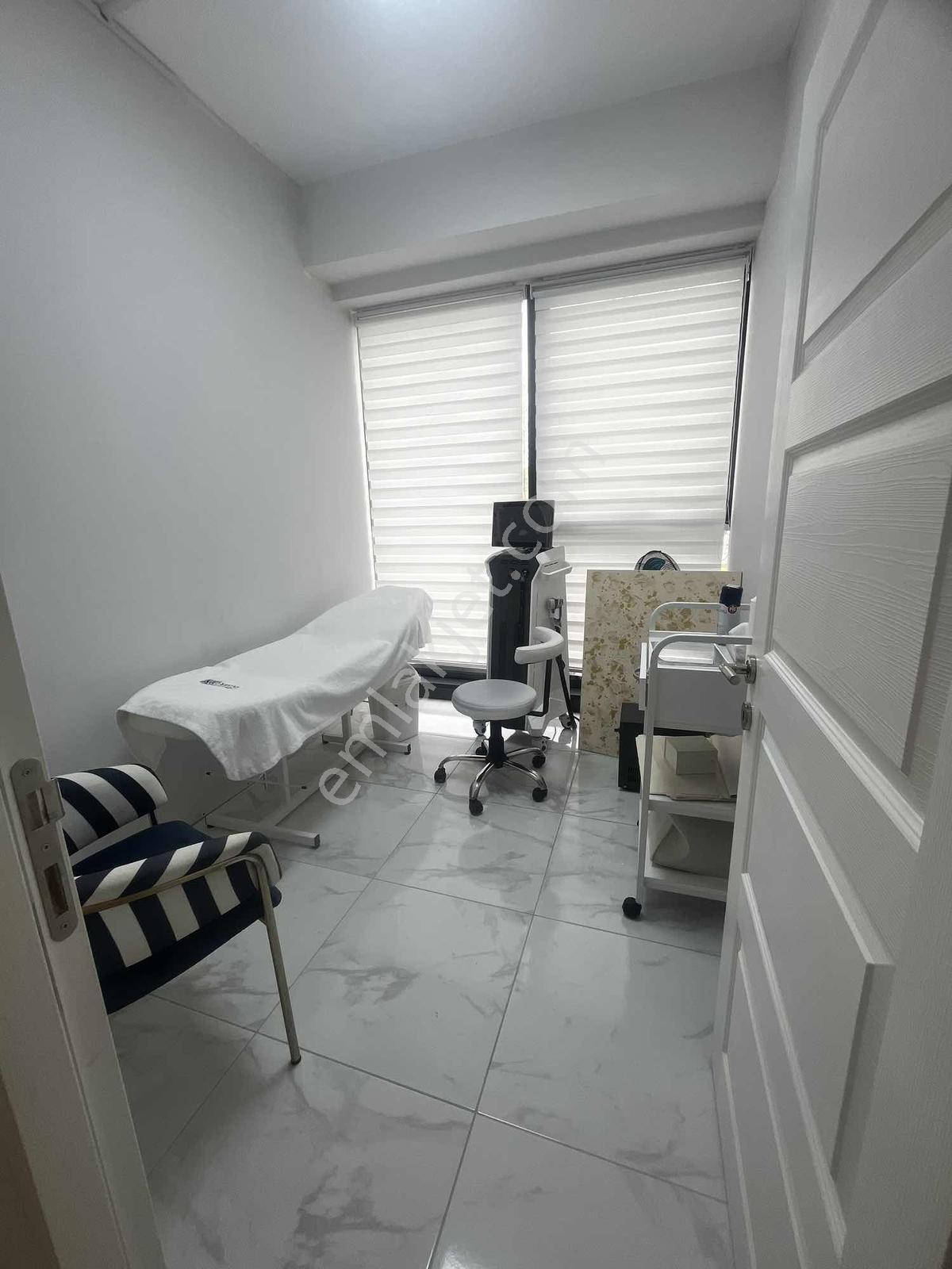 Belediye Karşısı Donanımlı İş Merkezinde Güzellik Salonu - Görsel 5