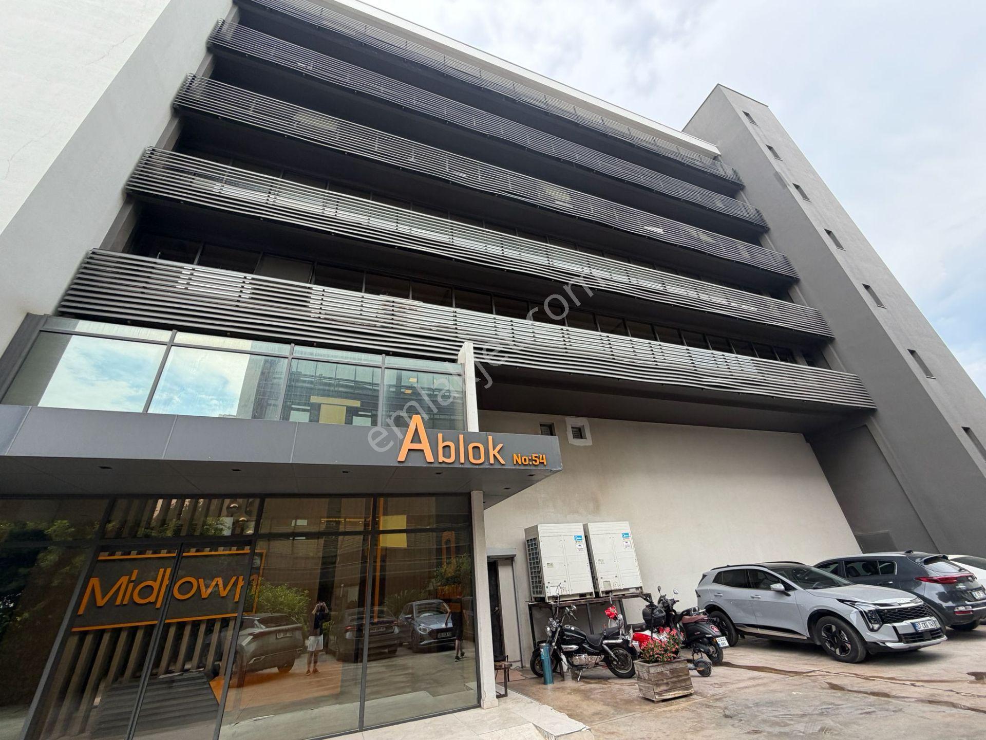 Mevlana Cd. Özpınarlar Midtown 'da Kurumsal Kiracılı 200 M² Ofis - Görsel 2