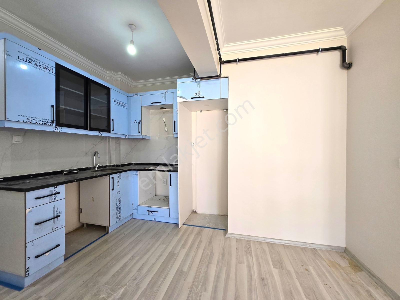 Garanti Emlak'tan - Turkuaz Sitesi'nde - Oturuma Hazır 2+1 Daire - Görsel 8