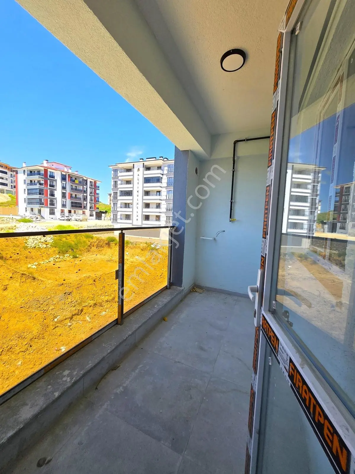 Garanti Emlak'tan - Turkuaz Sitesi'nde - Oturuma Hazır 2+1 Daire - Görsel 3