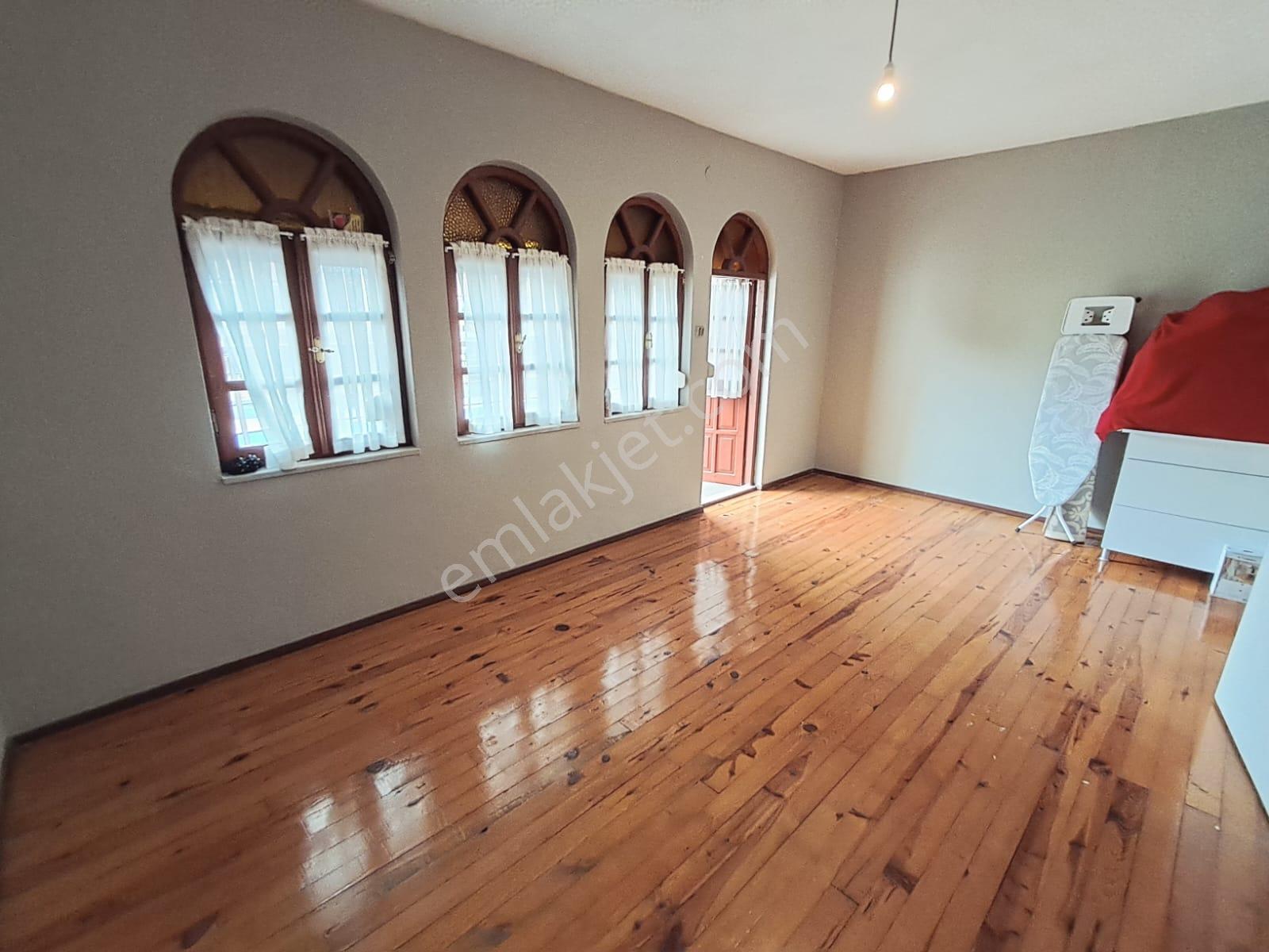 Kocaali'de Havuz Manzaralı Ve Bahçeli 5+2 Satılık Villa - Görsel 16