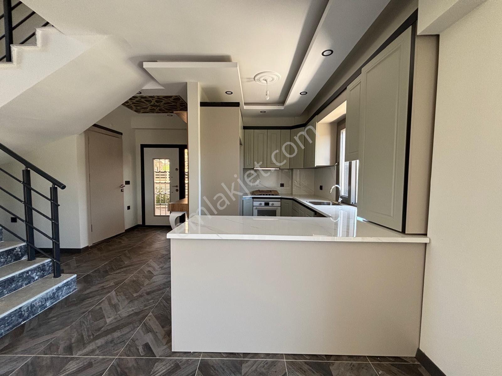 ▀▄mera Emlaktan Kadıköy Mah. Tam Müstakil Havuzlu Lüks 3+1 Villa - Görsel 16