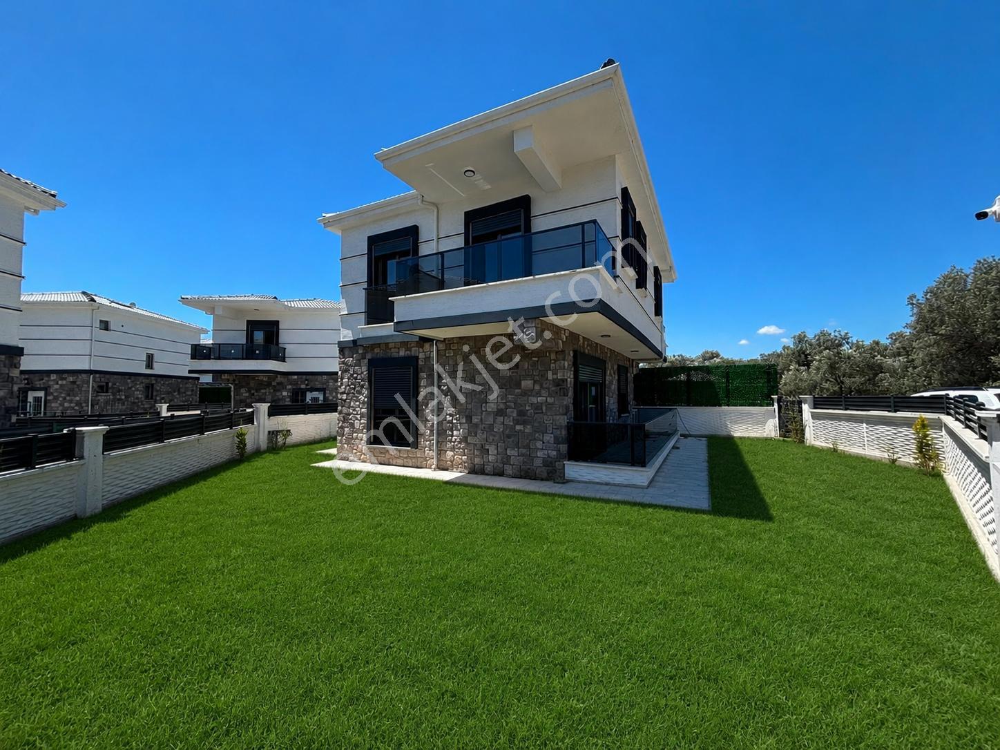 ▀▄mera Emlaktan Kadıköy Mah. Tam Müstakil Havuzlu Lüks 3+1 Villa - Görsel 3