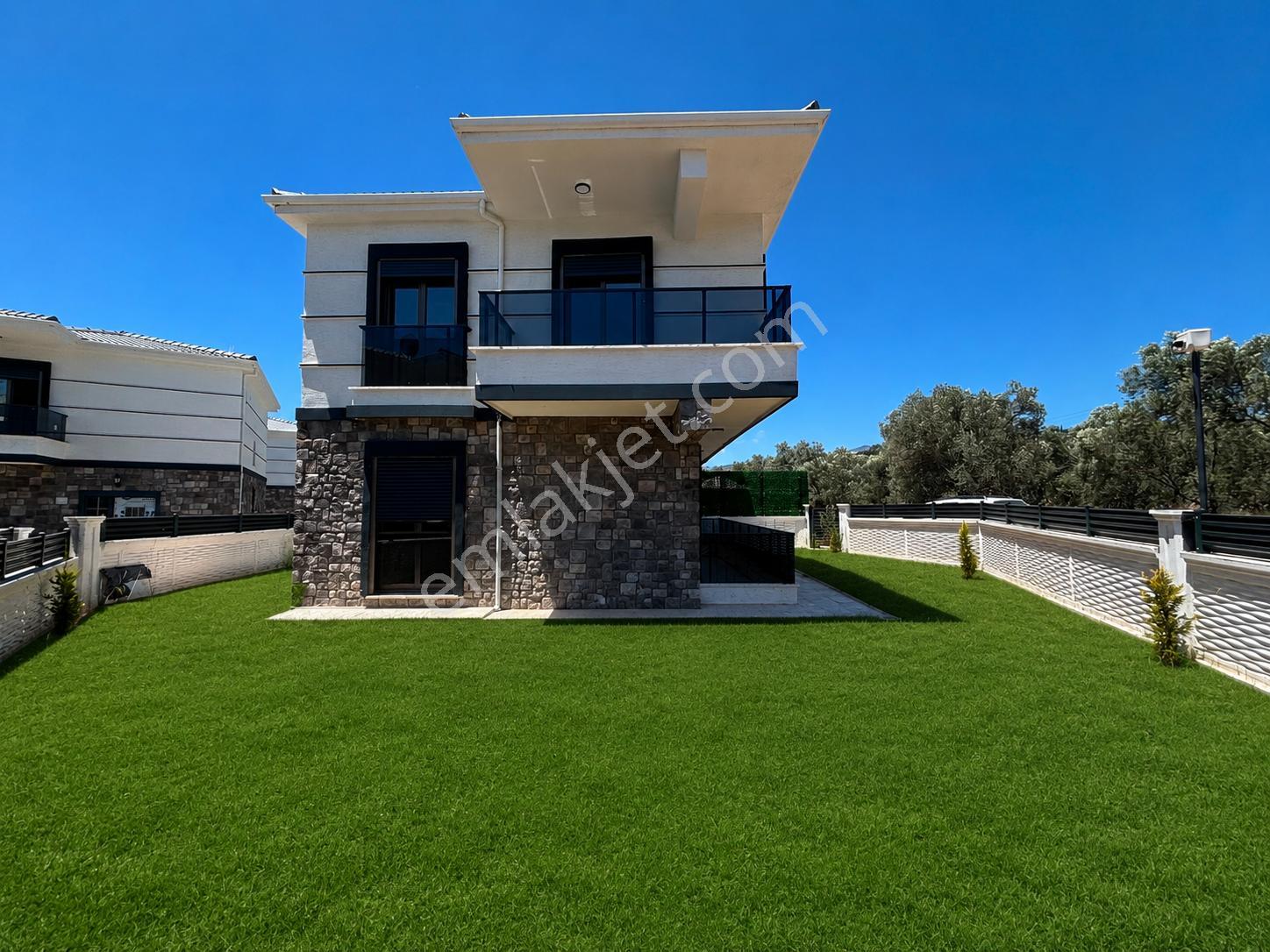 ▀▄mera Emlaktan Kadıköy Mah. Tam Müstakil Havuzlu Lüks 3+1 Villa - Görsel 2