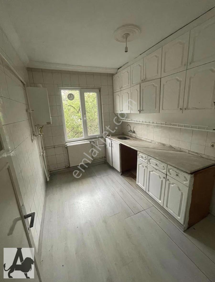 Arslan Emlaktan Karşıyakada 2+1 Manzaralı Kiralık Daire - Görsel 11