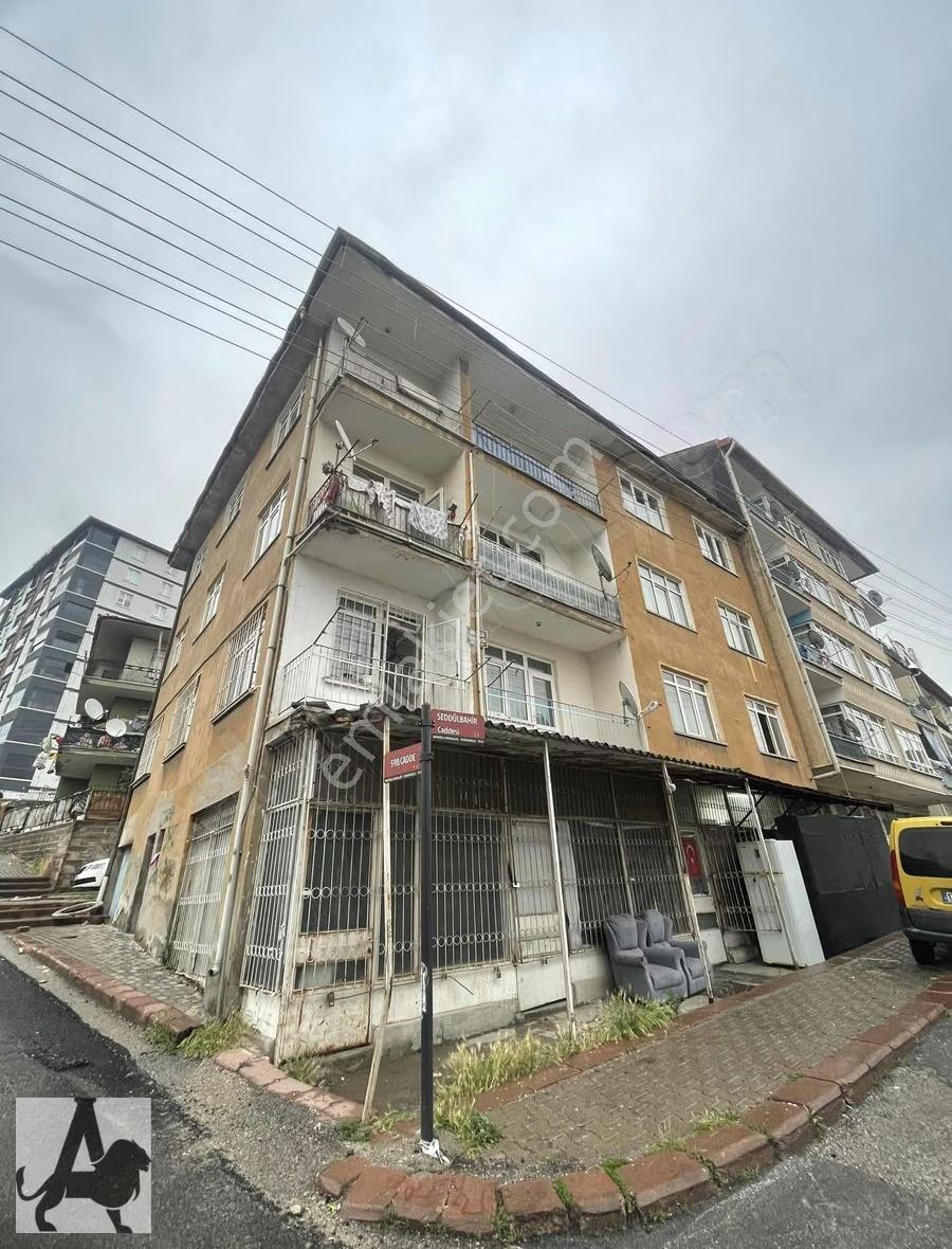 Arslan Emlaktan Karşıyakada 2+1 Manzaralı Kiralık Daire