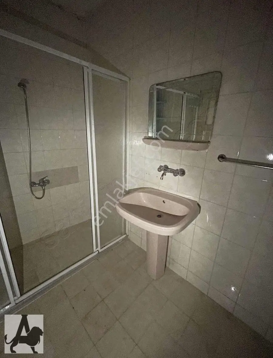 Arslan Emlaktan Karşıyakada 2+1 Manzaralı Kiralık Daire - Görsel 5