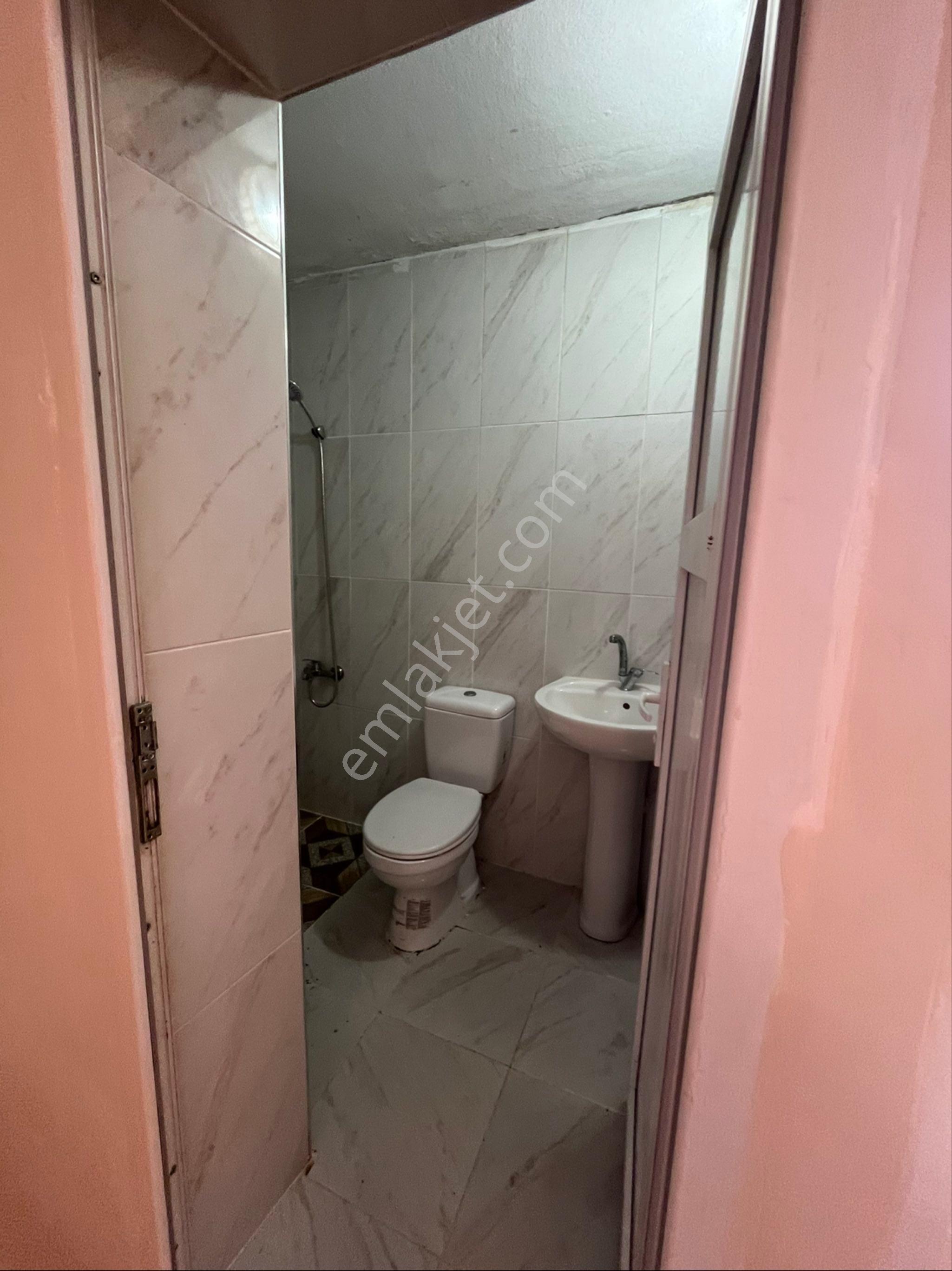 Metroya Yürüme Mesafesinde Müstakil Binada Bahçe Katı Balkonlu Kiralık Daire - Görsel 23