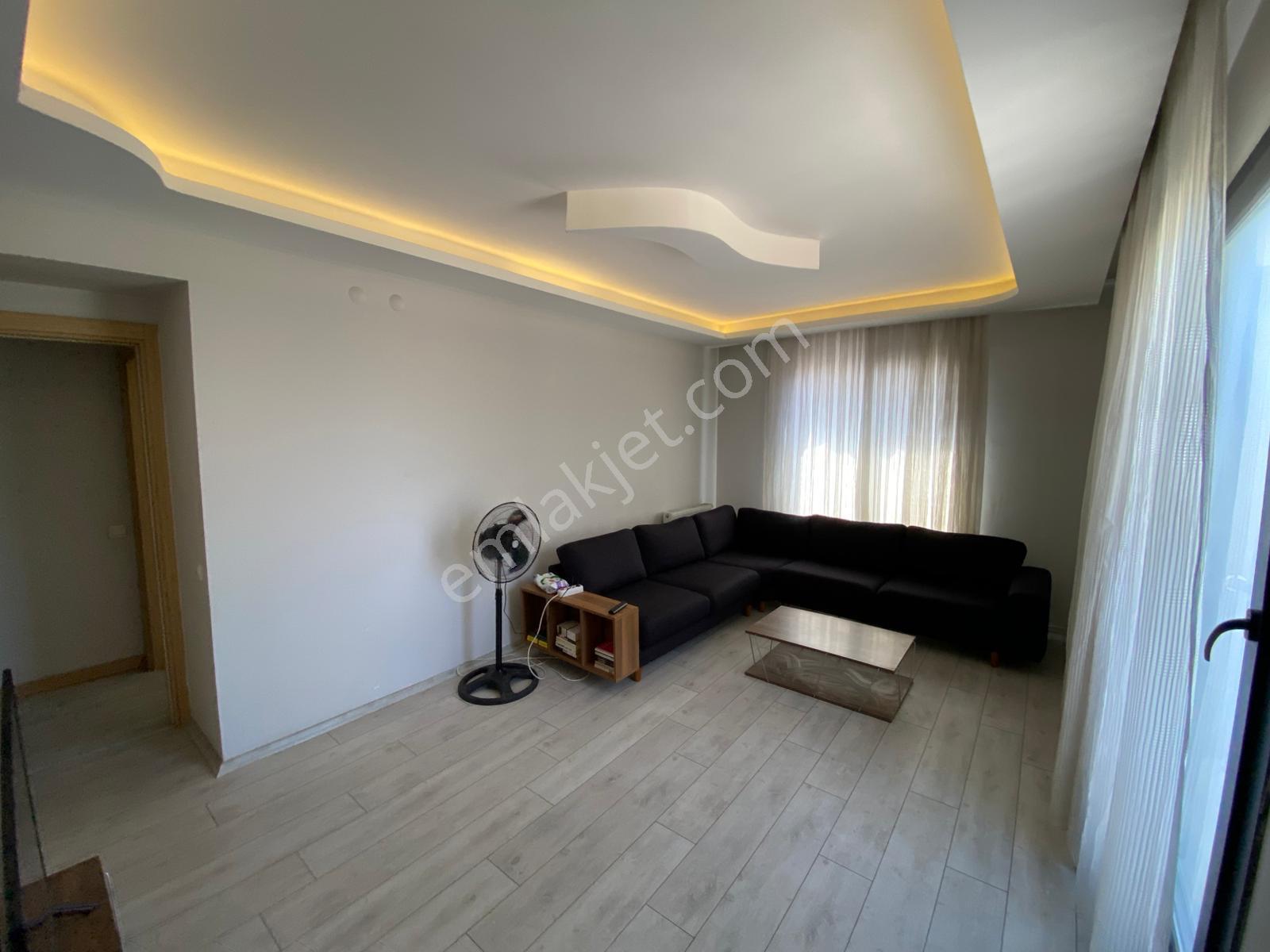 Buca Yaylacık Mah.de Heykel Meydan Yakını 2+1 85m2 Dgazlı Arakat Asansörlü Eşyalı Kiralık Daire