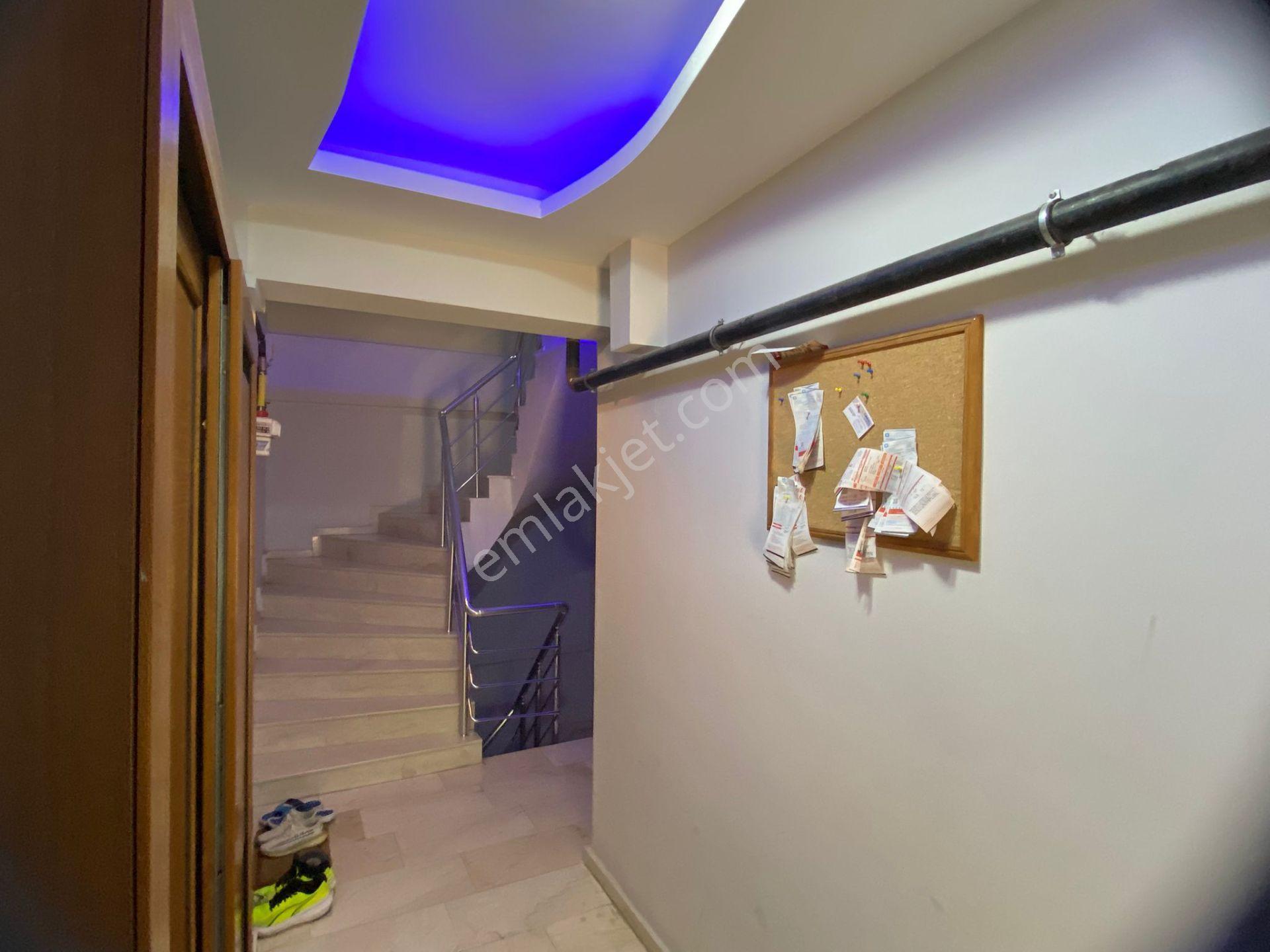 Buca Yaylacık Mah.de Heykel Meydan Yakını 2+1 85m2 Dgazlı Arakat Asansörlü Eşyalı Kiralık Daire - Görsel 31