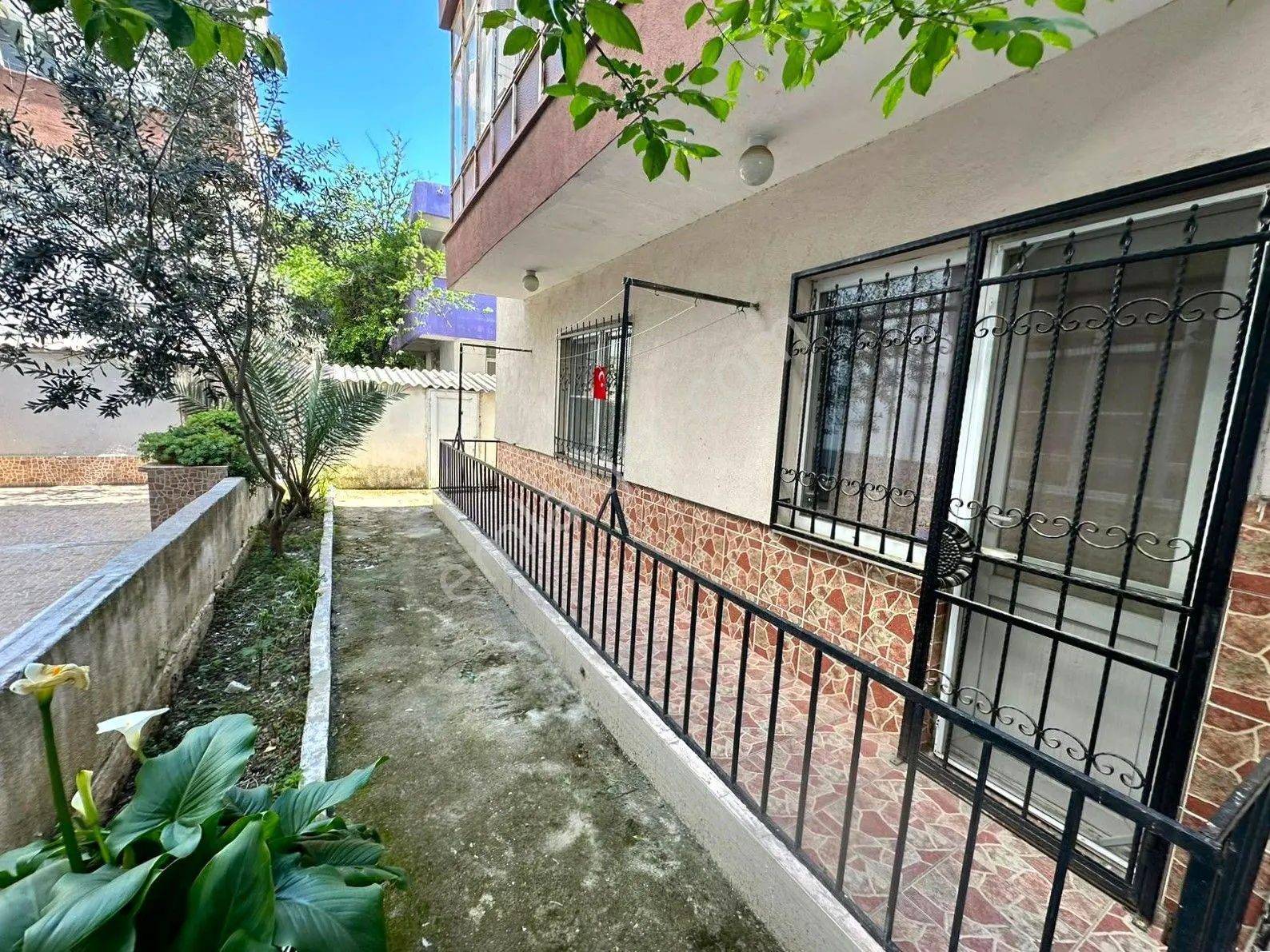 Yükselden Akçay Merkezde Bahçe Kullanımlı Denize 200mt 2+1 Daire - Görsel 2