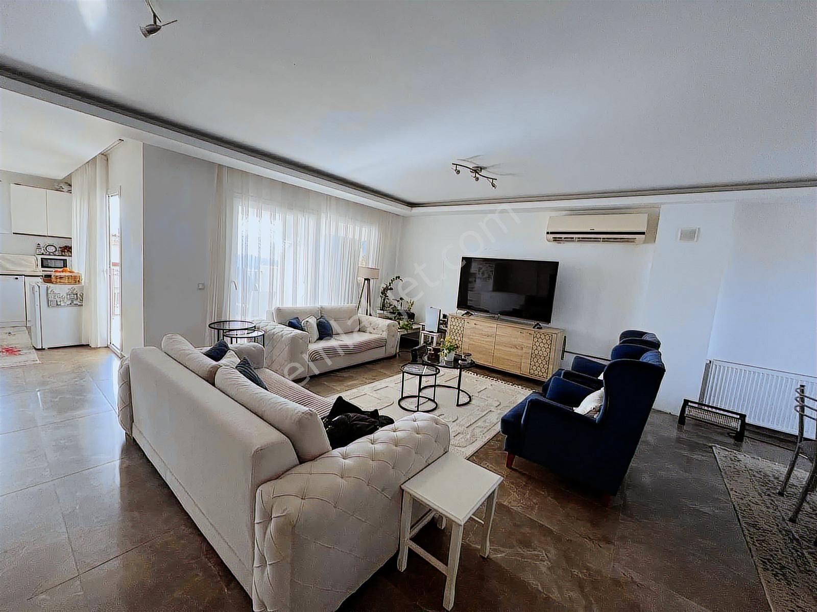 Kuşadasında Deniz Manzaralı Ful Eşyalı Ters Dublex 3+1. Villa - Görsel 8