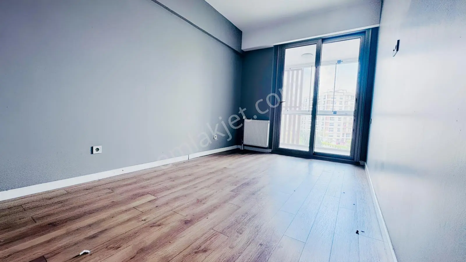 Modda Mavişehirde Havuz Manzaralı Kiralık Geniş Tip 2+1 Daire - Görsel 3